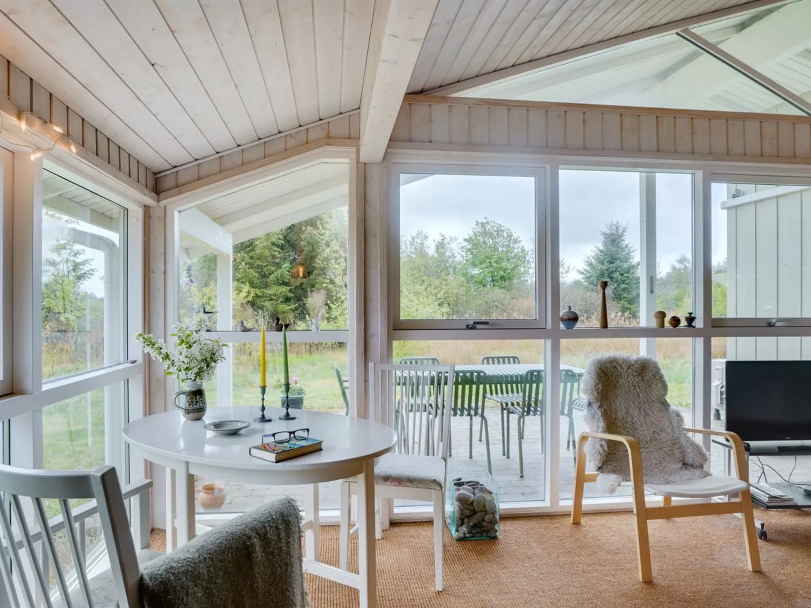 "Aameek" - 3km from the sea-Inside