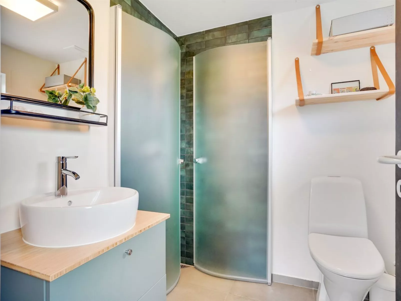 "Thersten" - 500m to the fjord-Inside