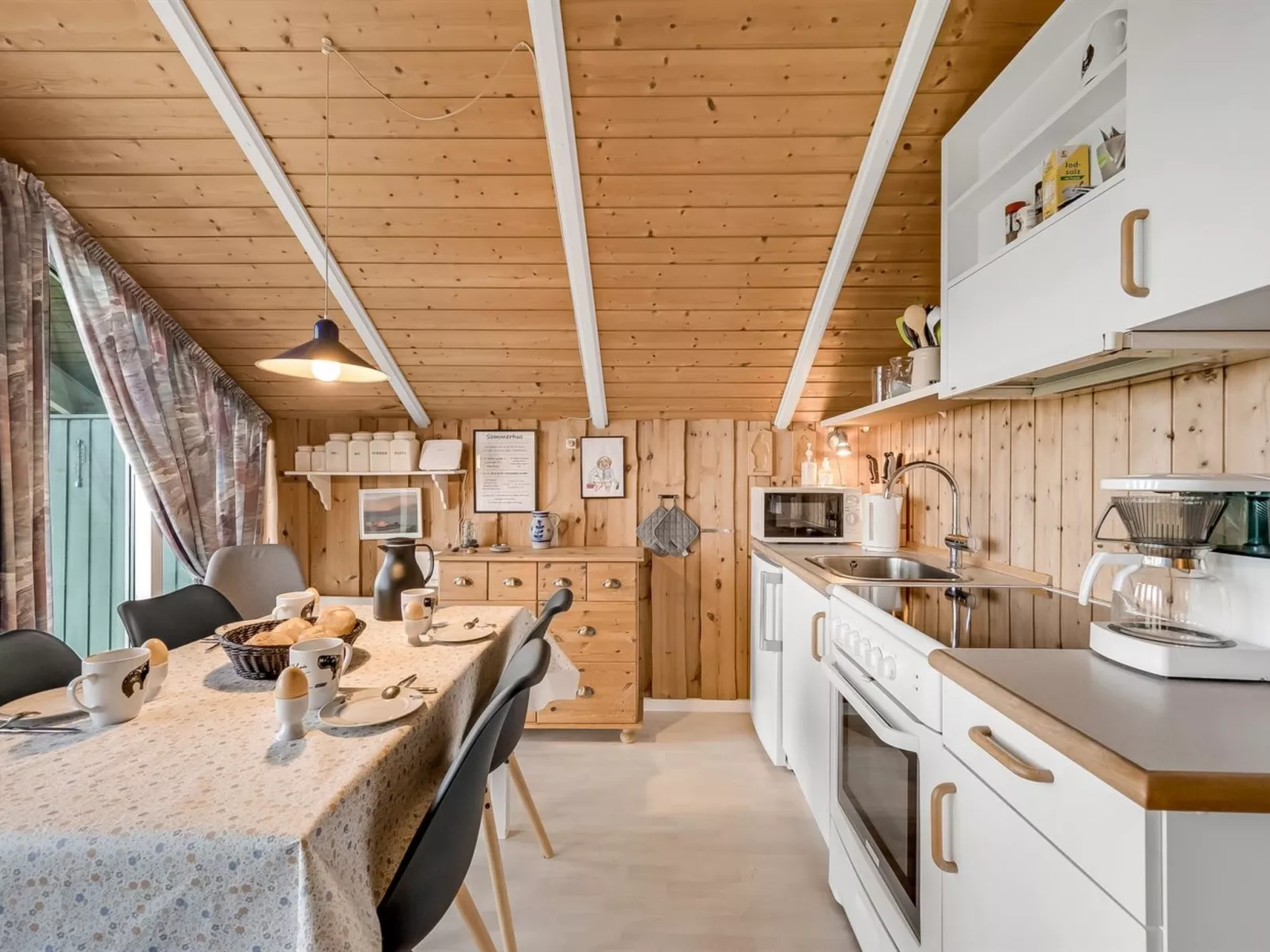 "Lonne" - 750m to the fjord-Inside