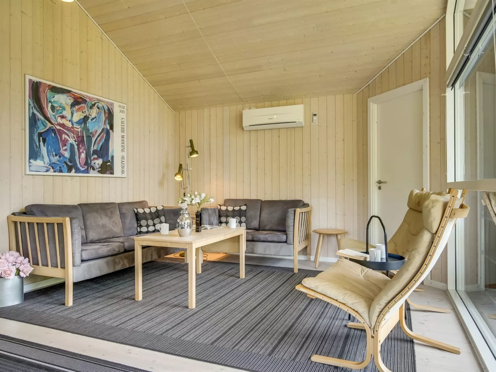 "Anemone" - 700m from the sea-Drinnen