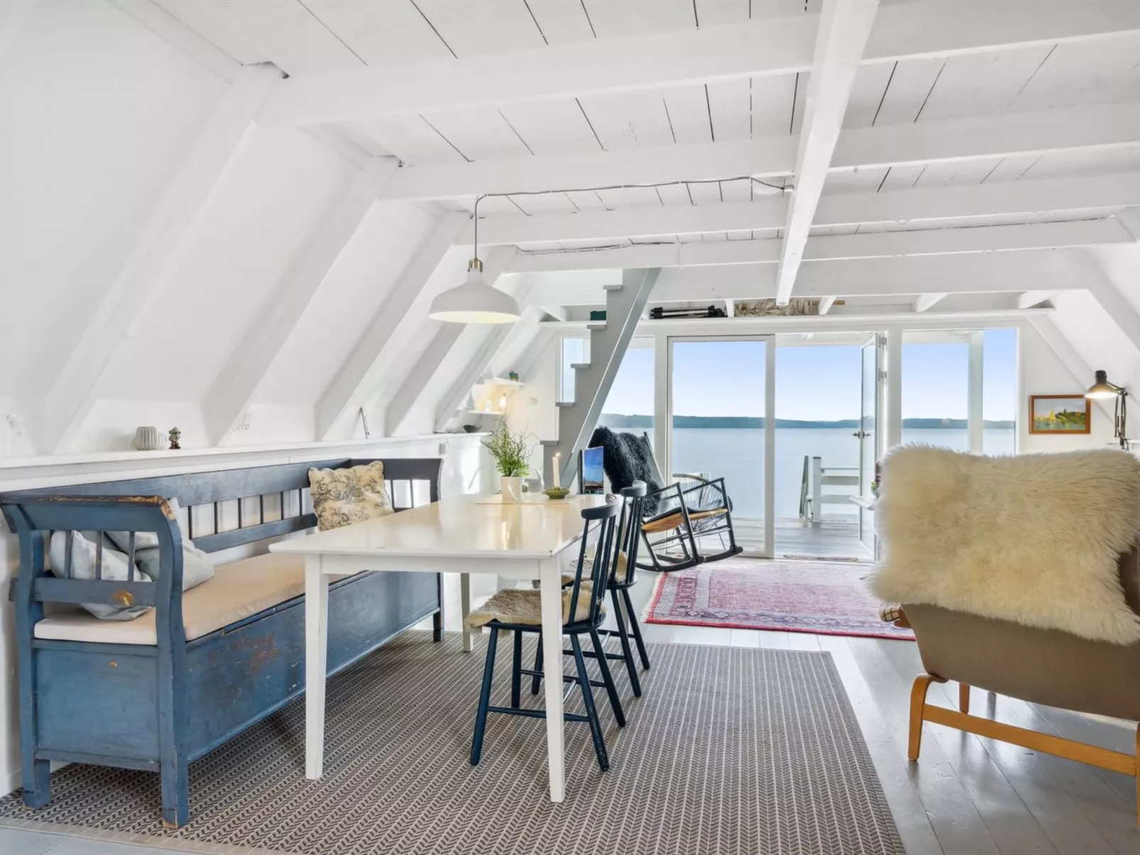 "Fifi" - 10m to the fjord-Inside