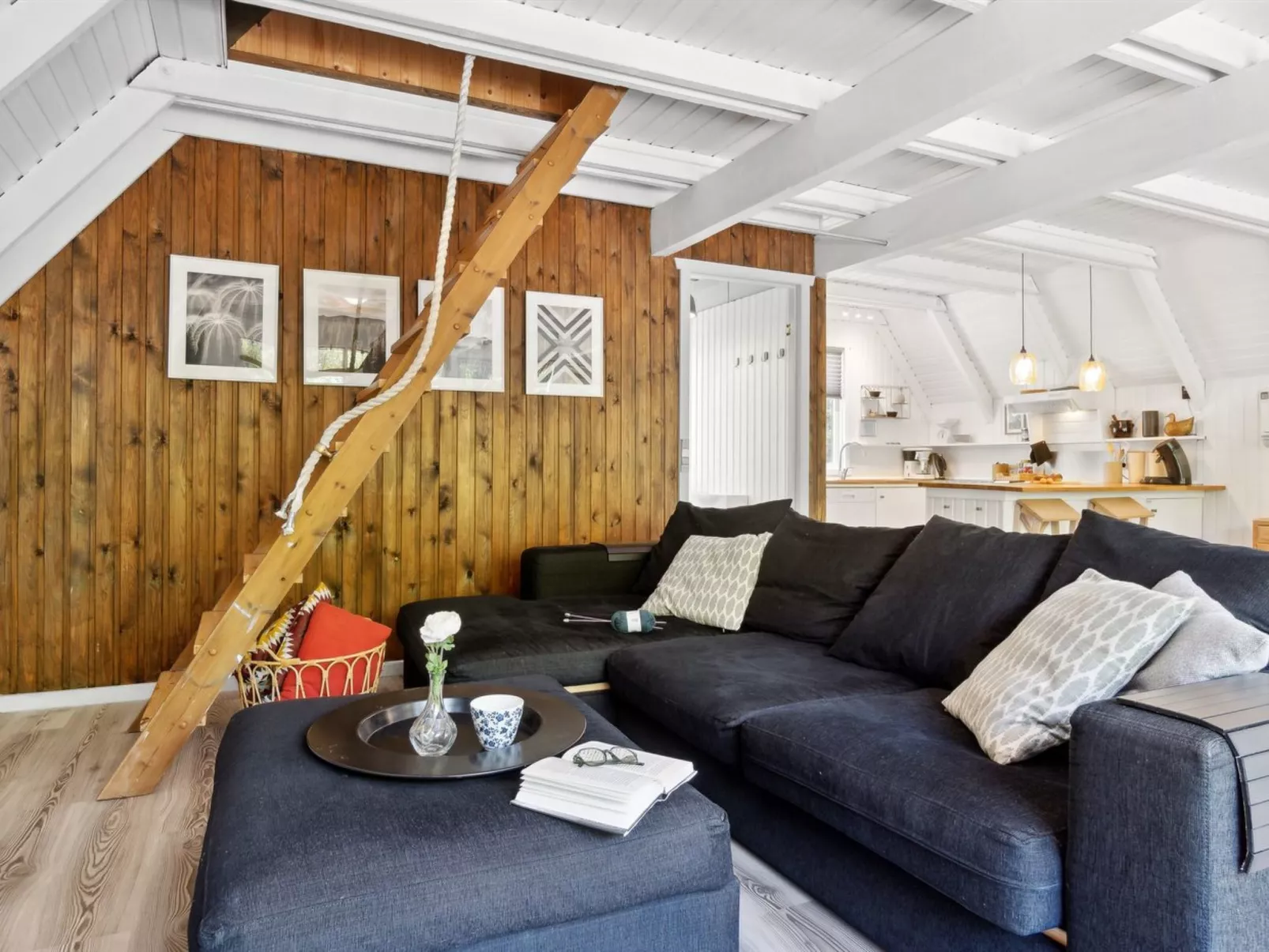 "Jütte" - 2km to the fjord-Inside