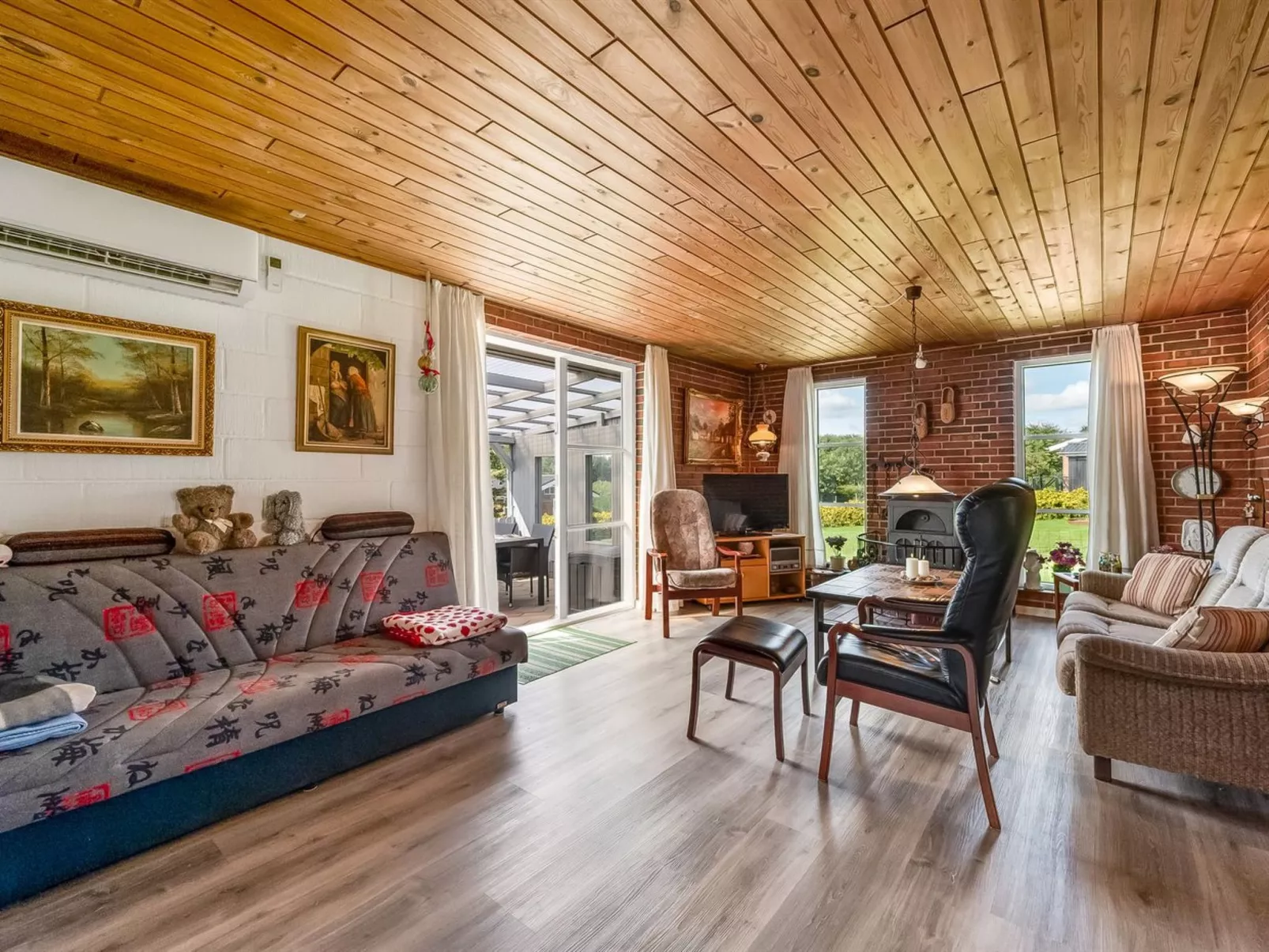 "Tuki" - 700m to the fjord-Inside