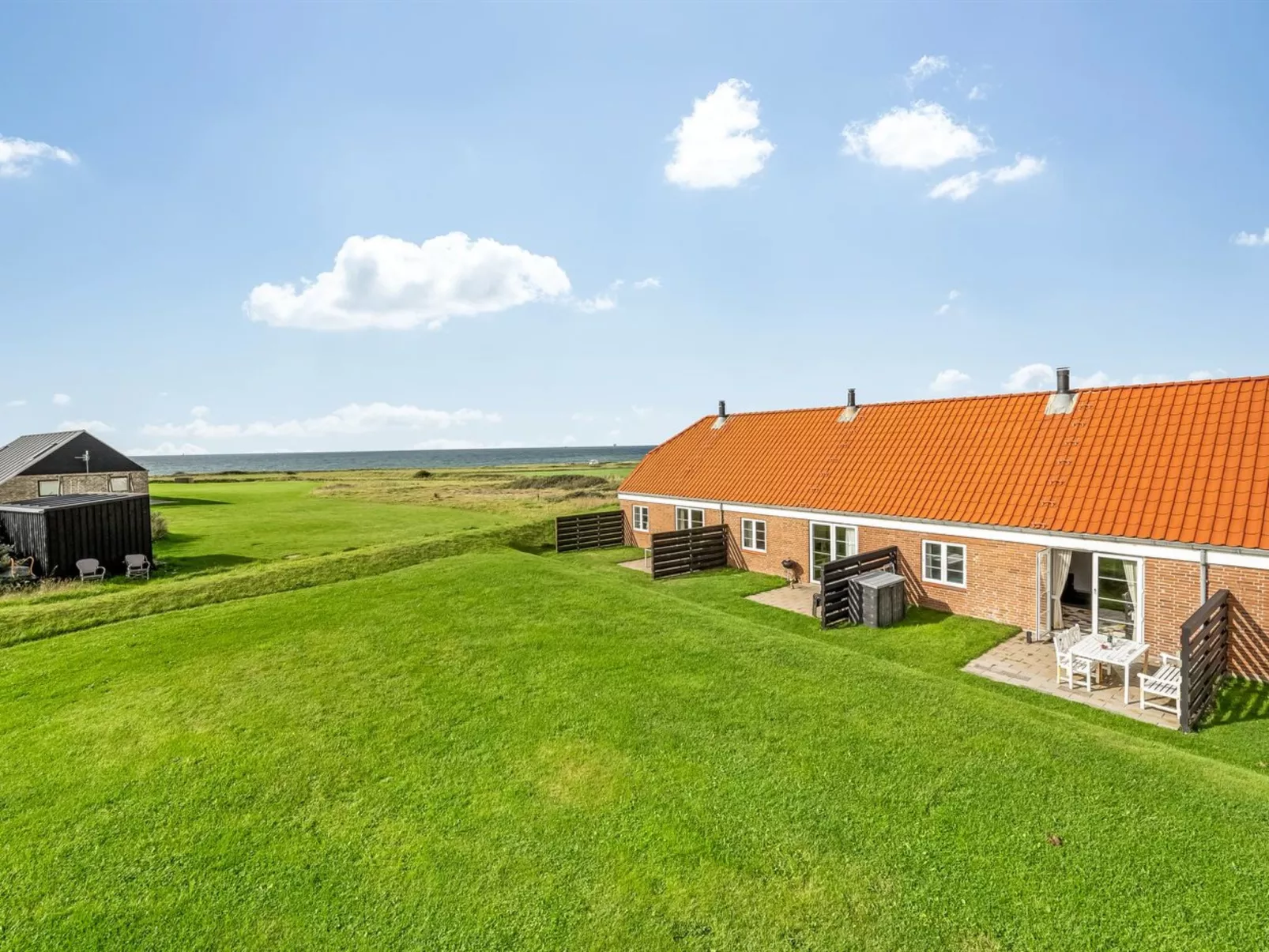 "Smeralda" - 200m from the sea-Outside