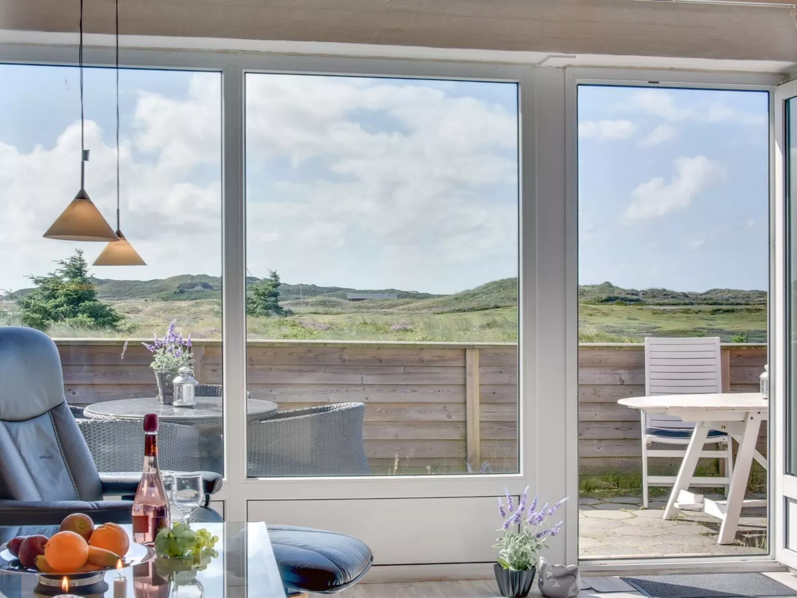 "Dorothea" - 450m to the fjord-Drinnen