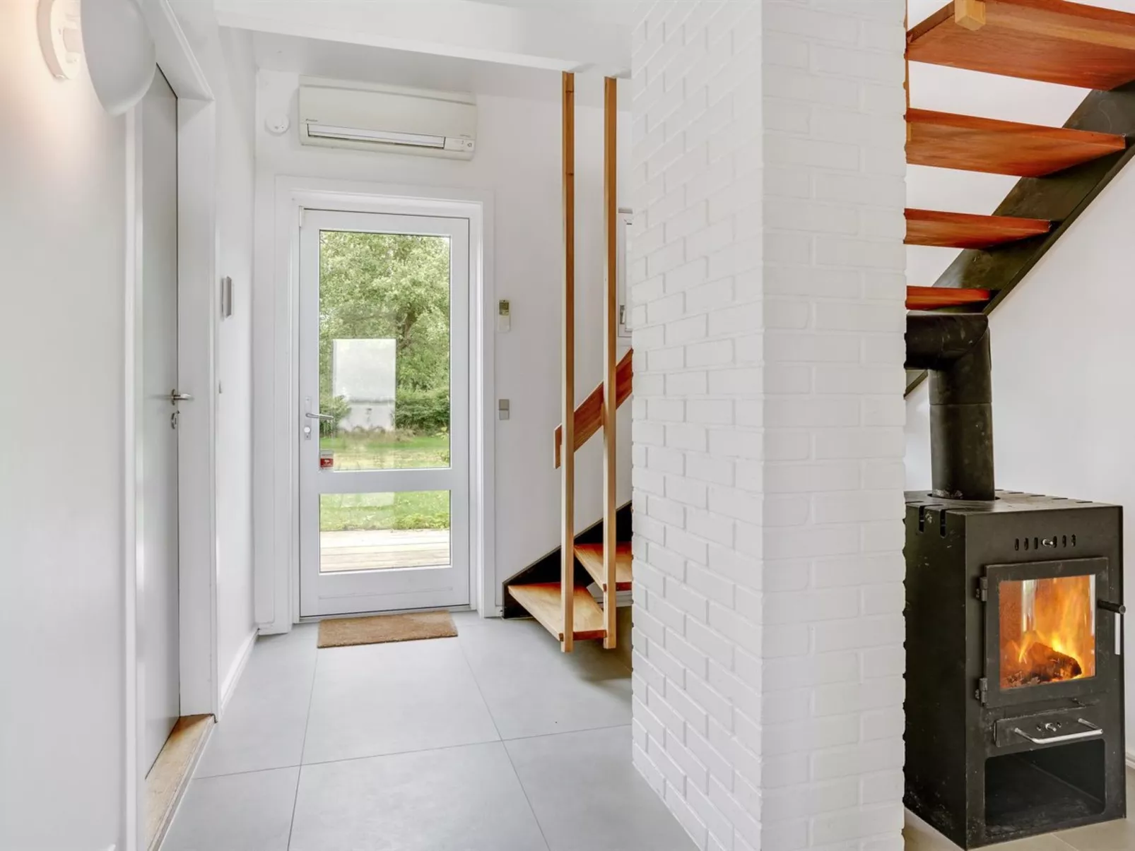 "Sissela" - 5m from the sea-Drinnen