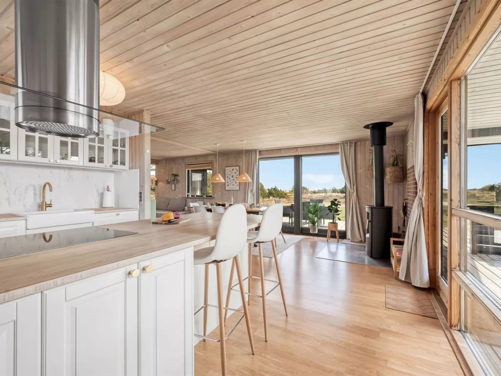 "Brunkil" - 500m from the sea-Inside