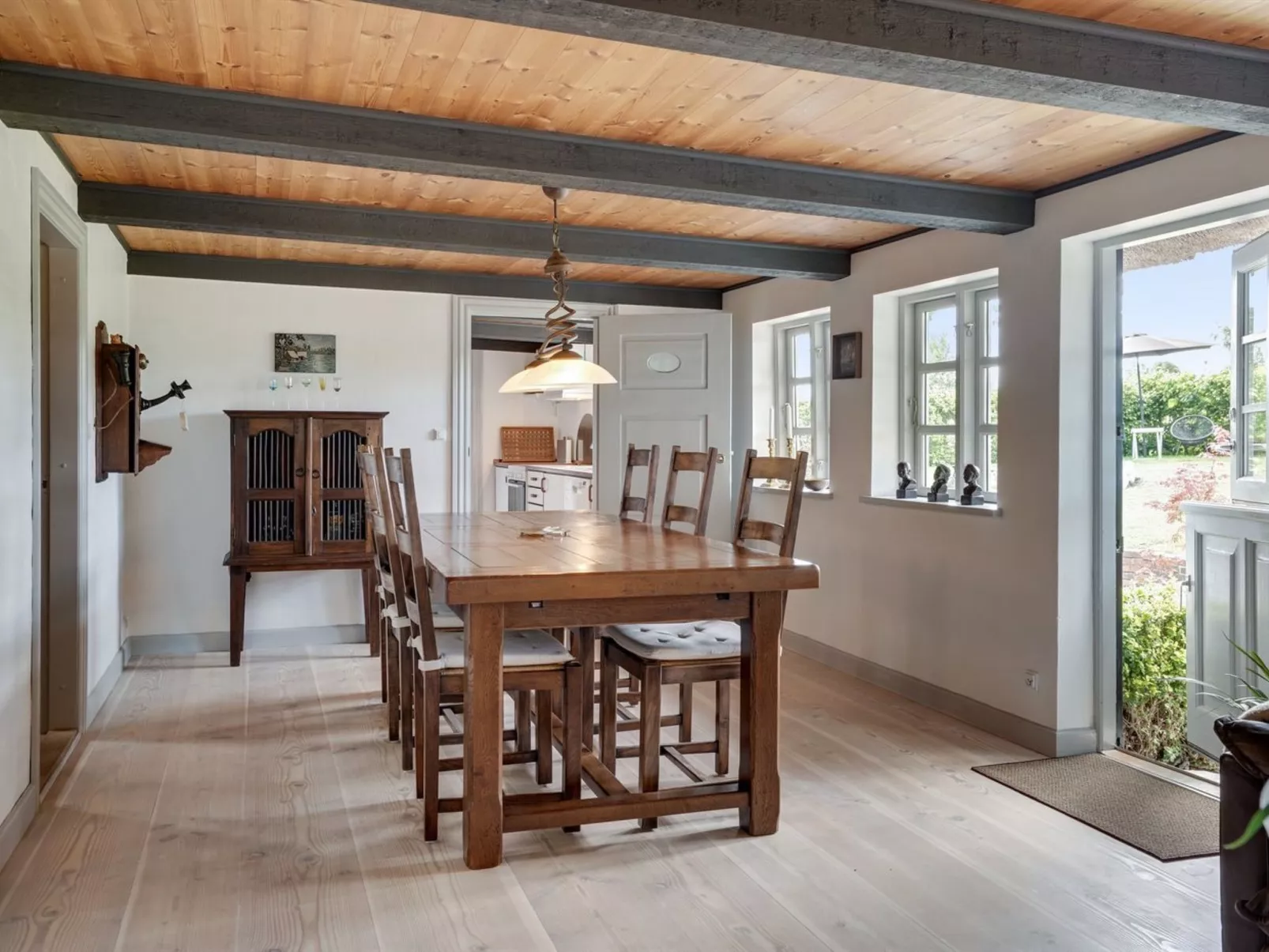 "Maileen" - 2.1km to the fjord-Dedans