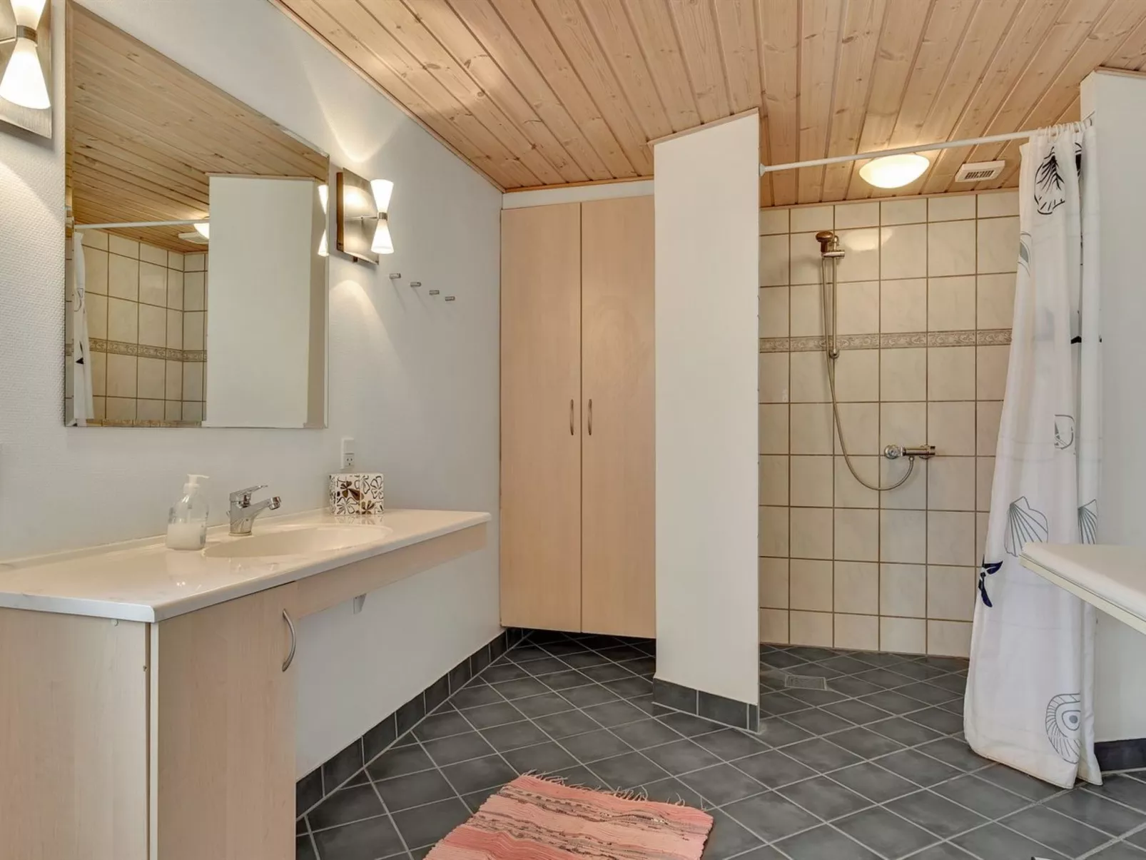 "Joran" - 120m from the sea-Drinnen