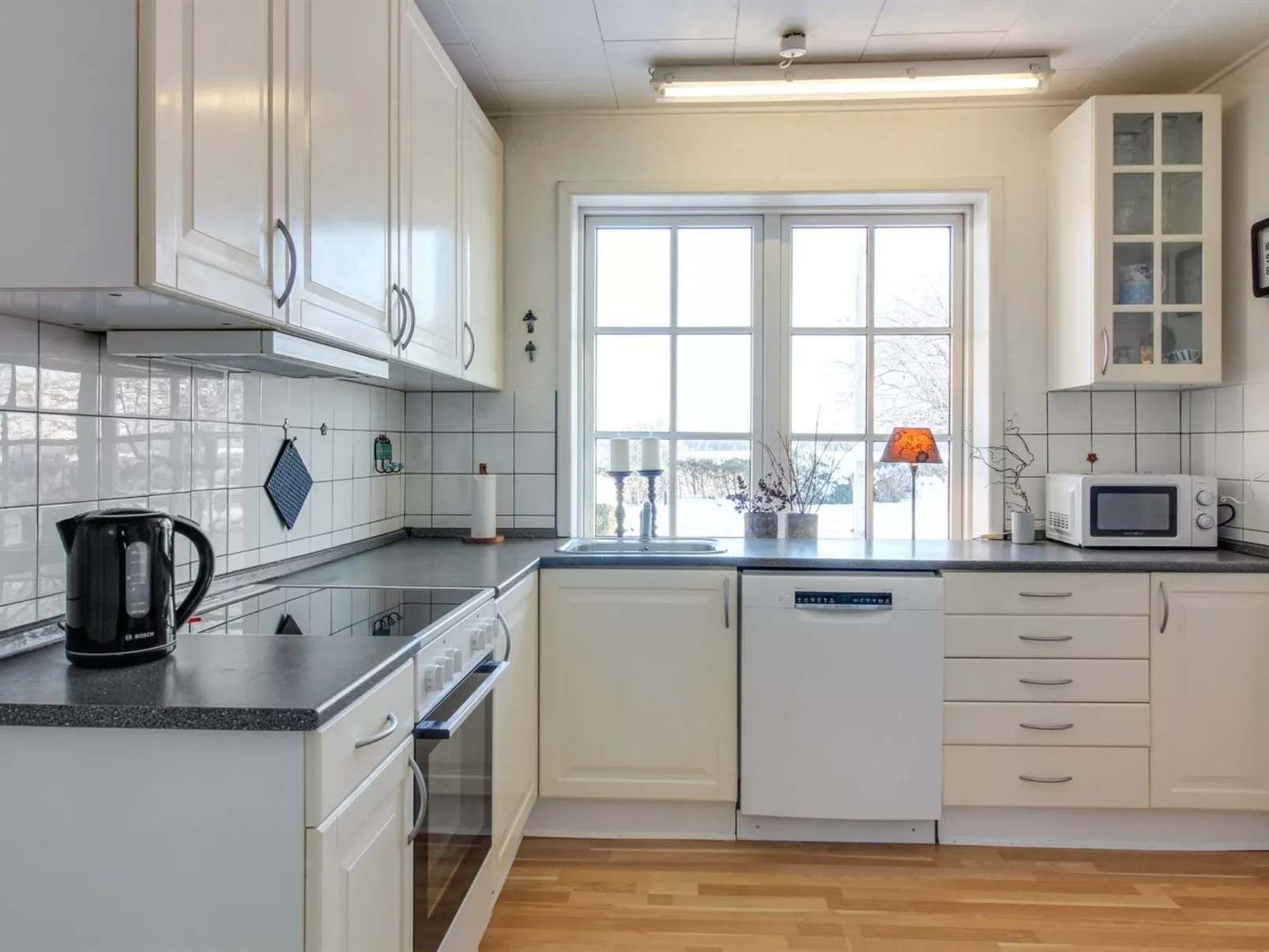 "Fraþulf" - 6km from the sea-Dedans