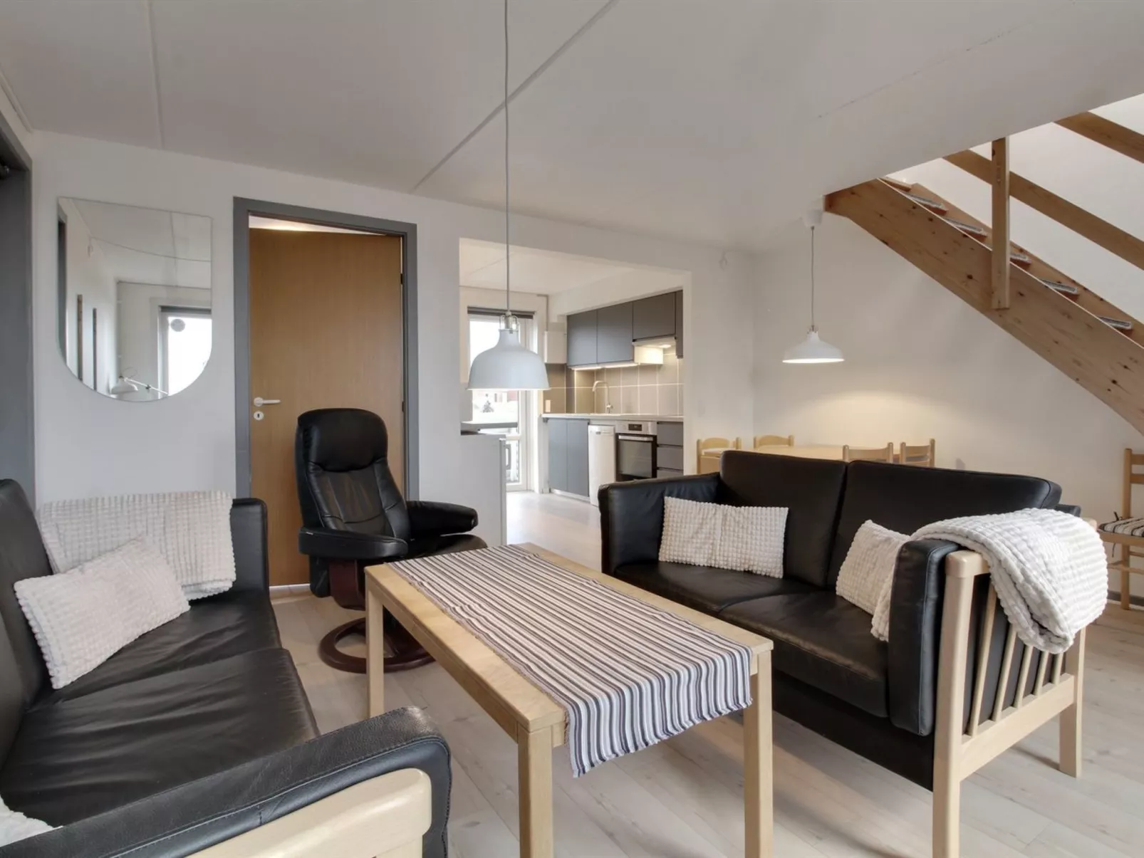 "Terje" - 2.3km from the sea-Dedans