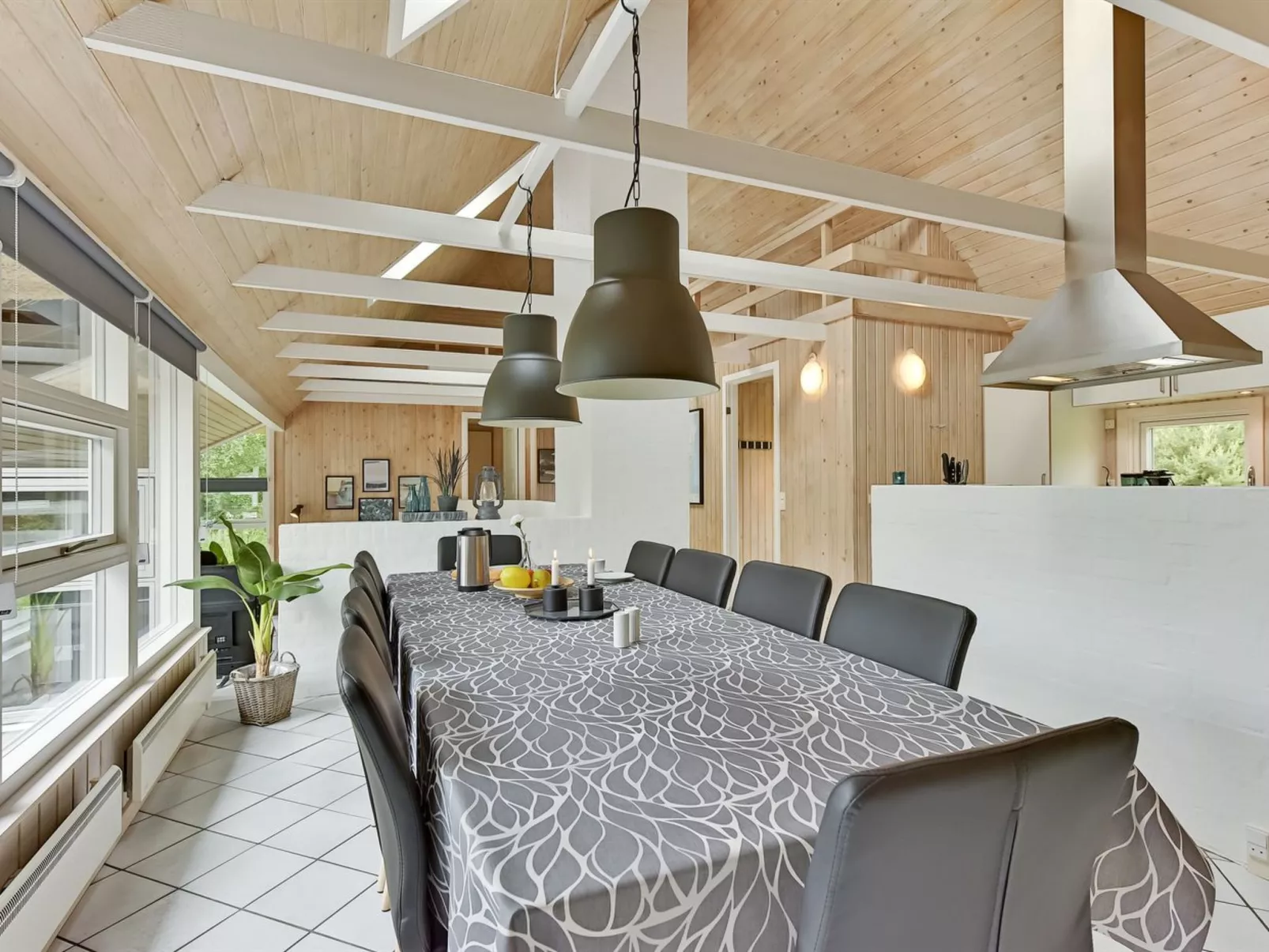 "Ellanor" - 1km from the sea-Inside