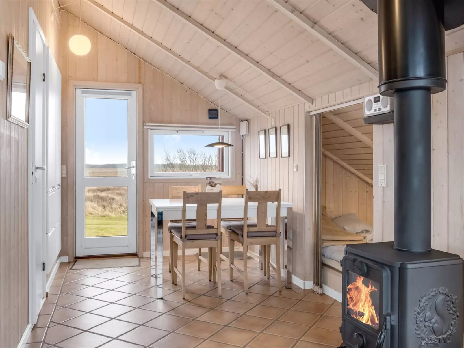 "Neia" - 640m from the sea-Drinnen