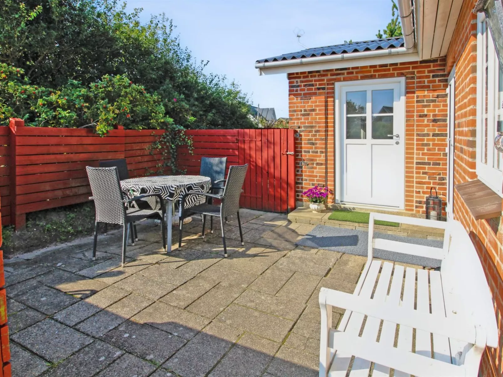 "Hendrine" - 500m from the sea-Draußen