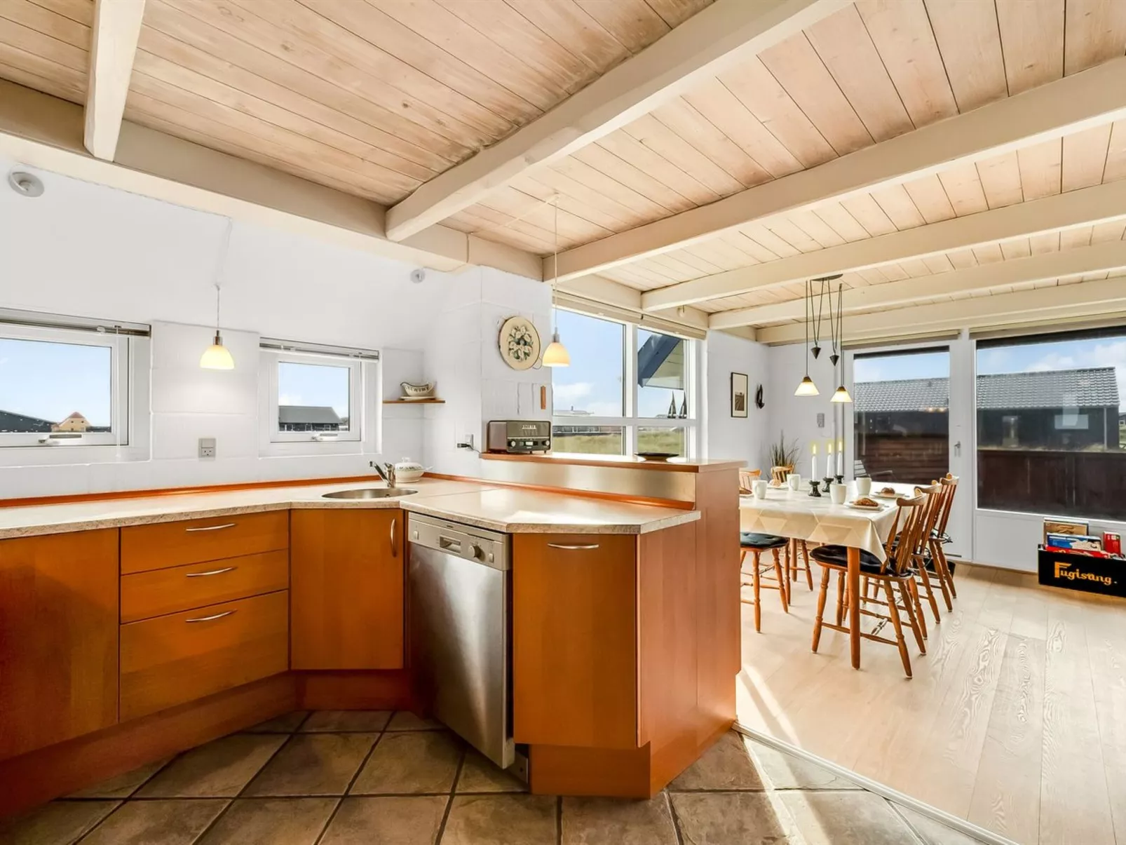 "Eringisl" - 50m from the sea-Drinnen