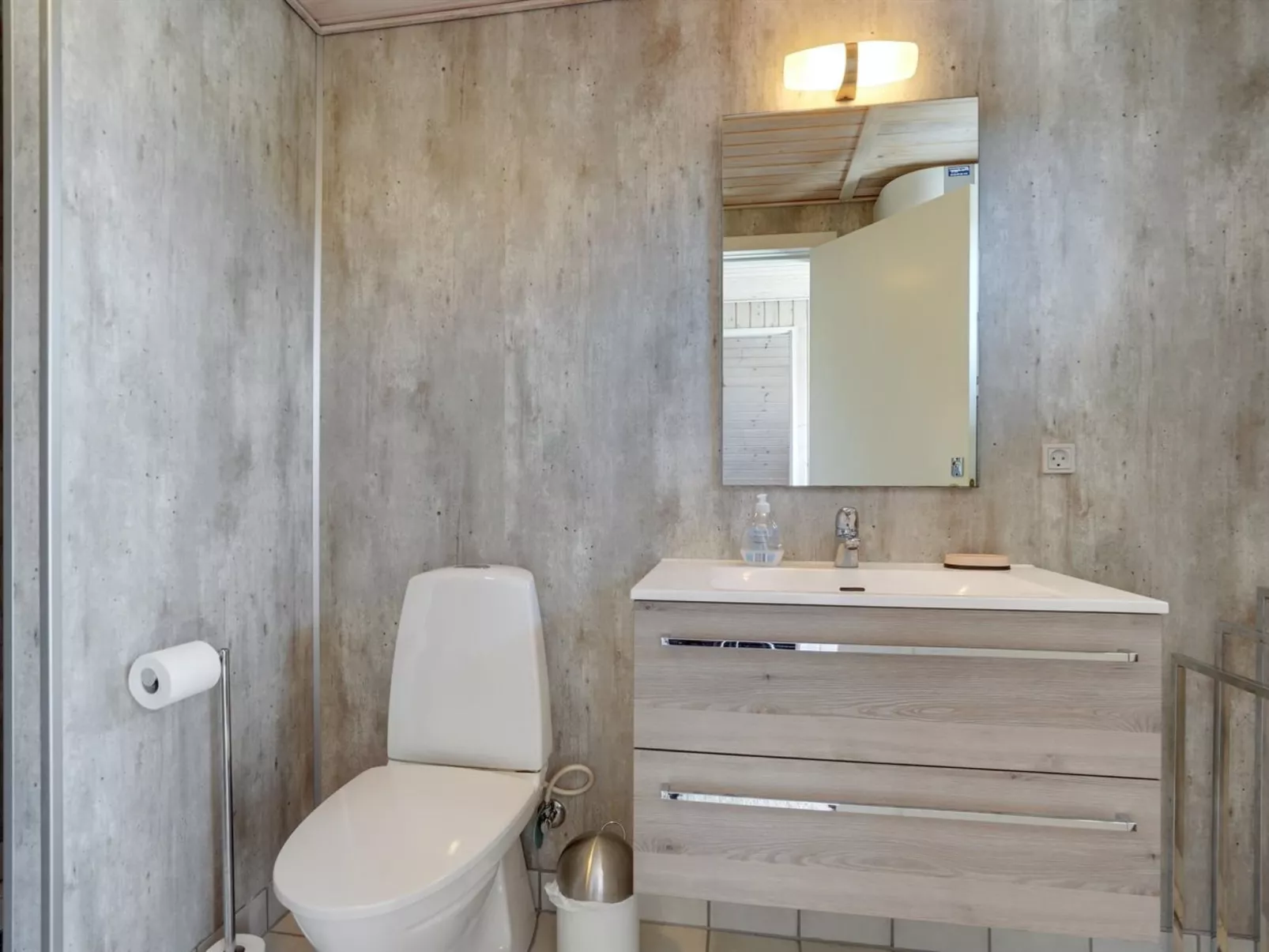 "Viona" - 350m from the sea-Inside