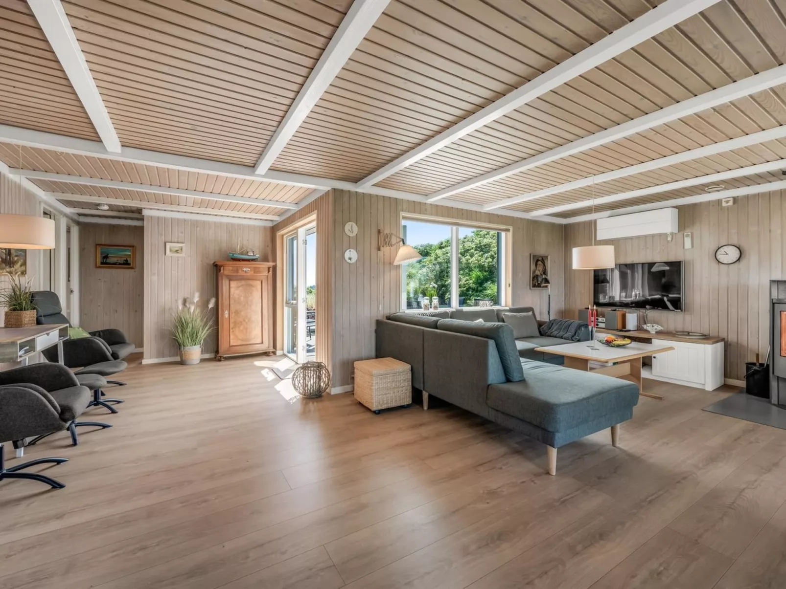 "Talia" -  from the sea-Dedans