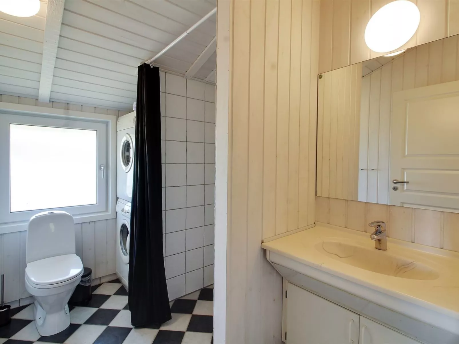 "Sirka" - 200m from the sea-Drinnen