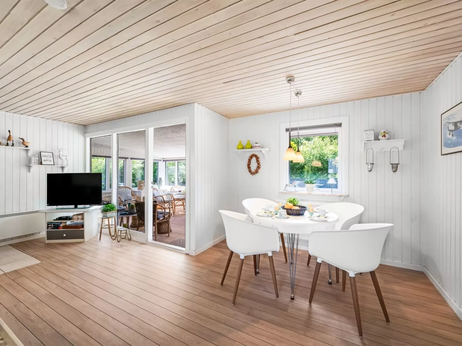 "Sebine" - 400m to the fjord-Dedans