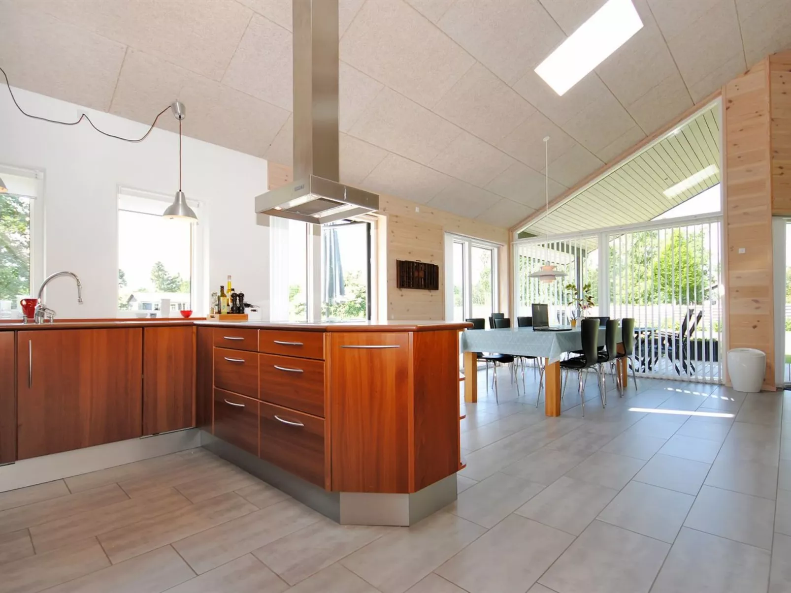 "Etly" - 600m to the fjord-Inside