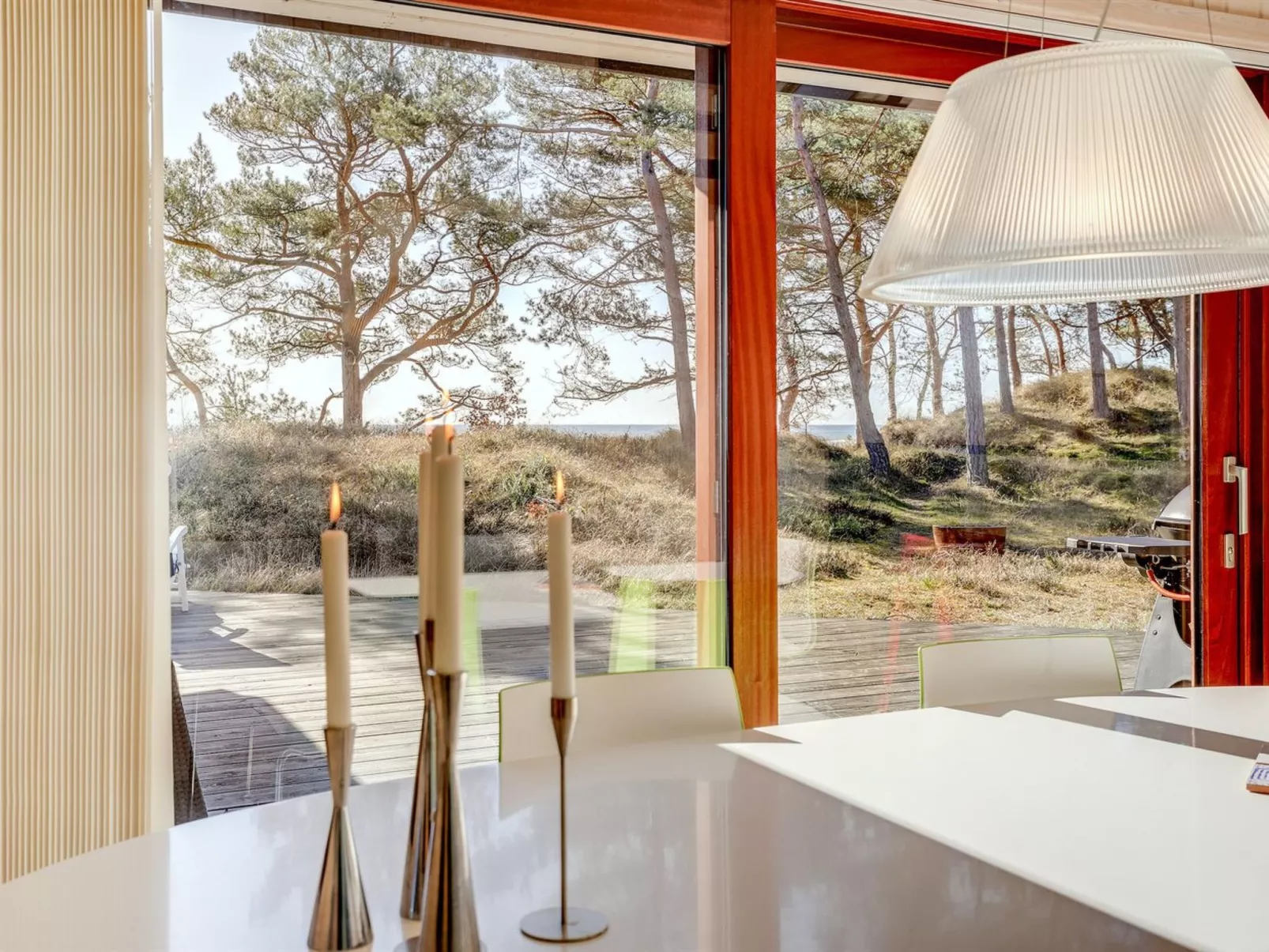 "Unto" - 25m from the sea-Drinnen