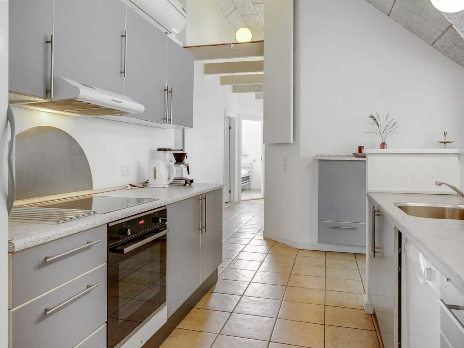 "Jenna" - 1.4km from the sea-Inside