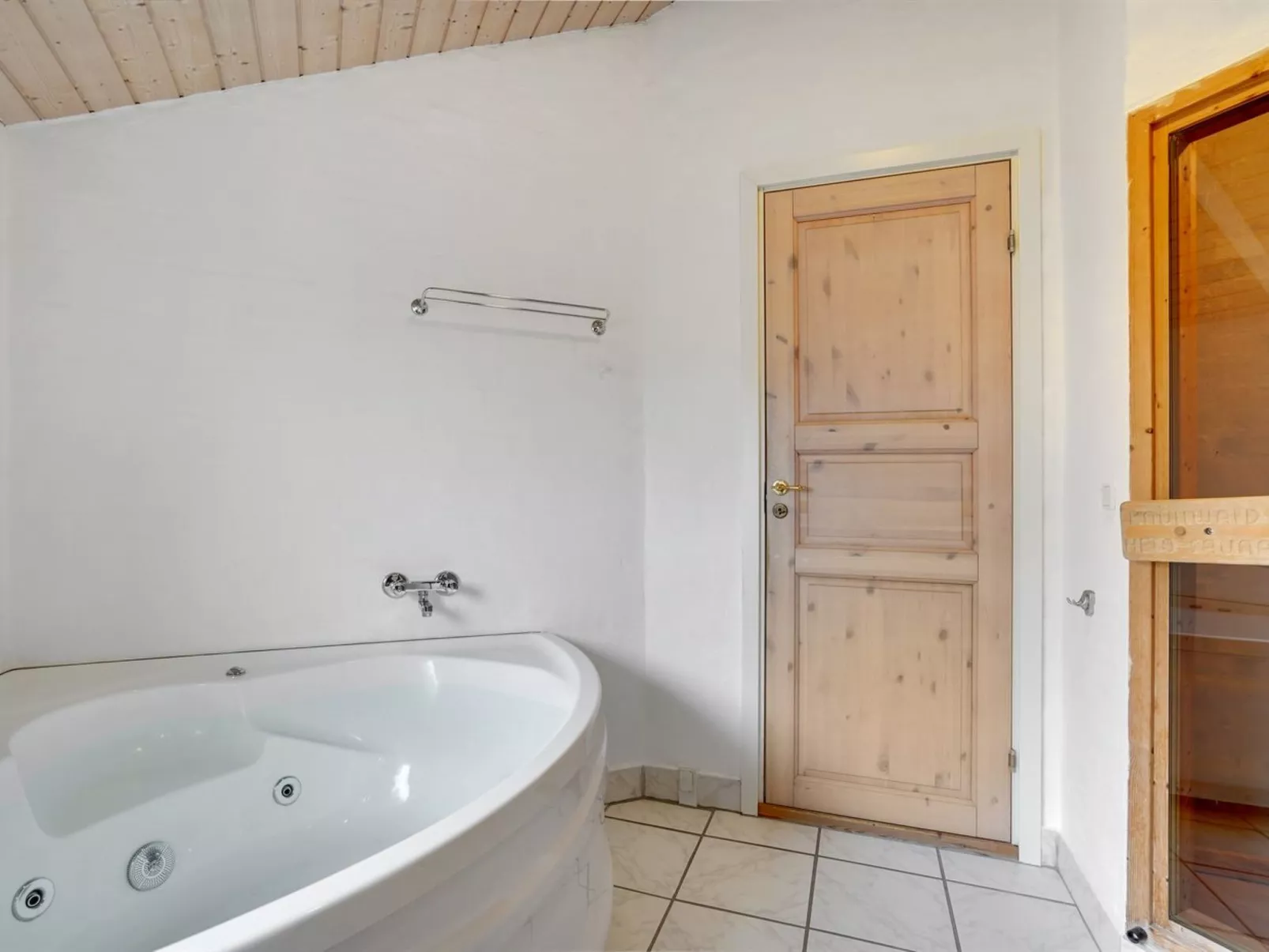 "Patrick" - 300m from the sea-Drinnen