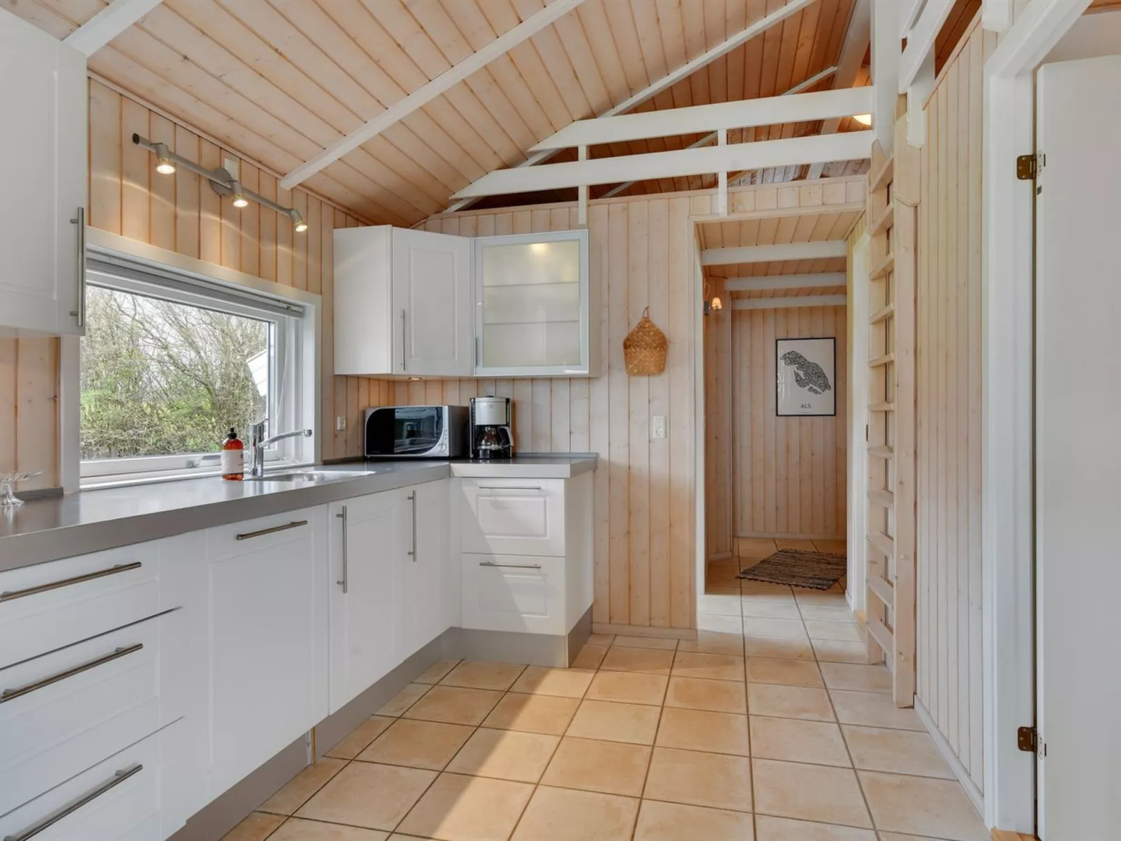 "Deline" - 250m from the sea-Inside