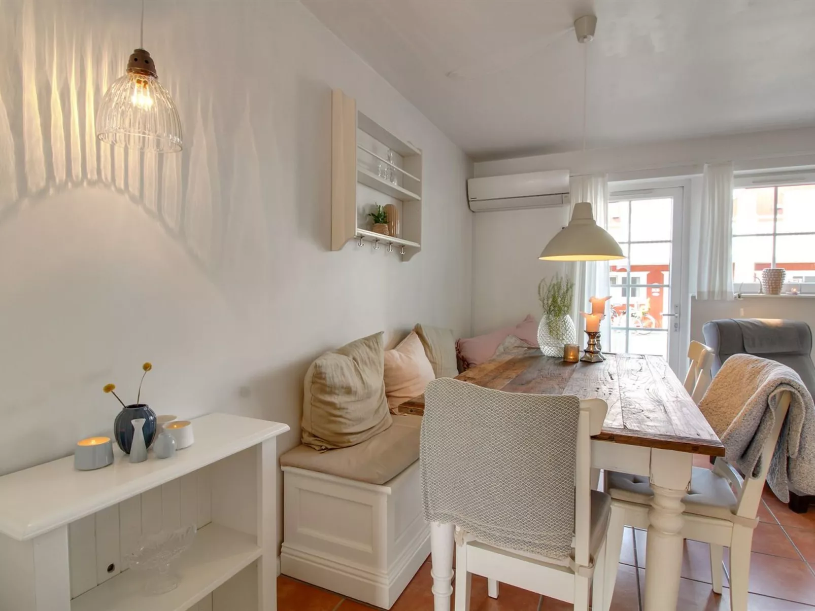 "Vinny" - 1.2km from the sea-Dedans