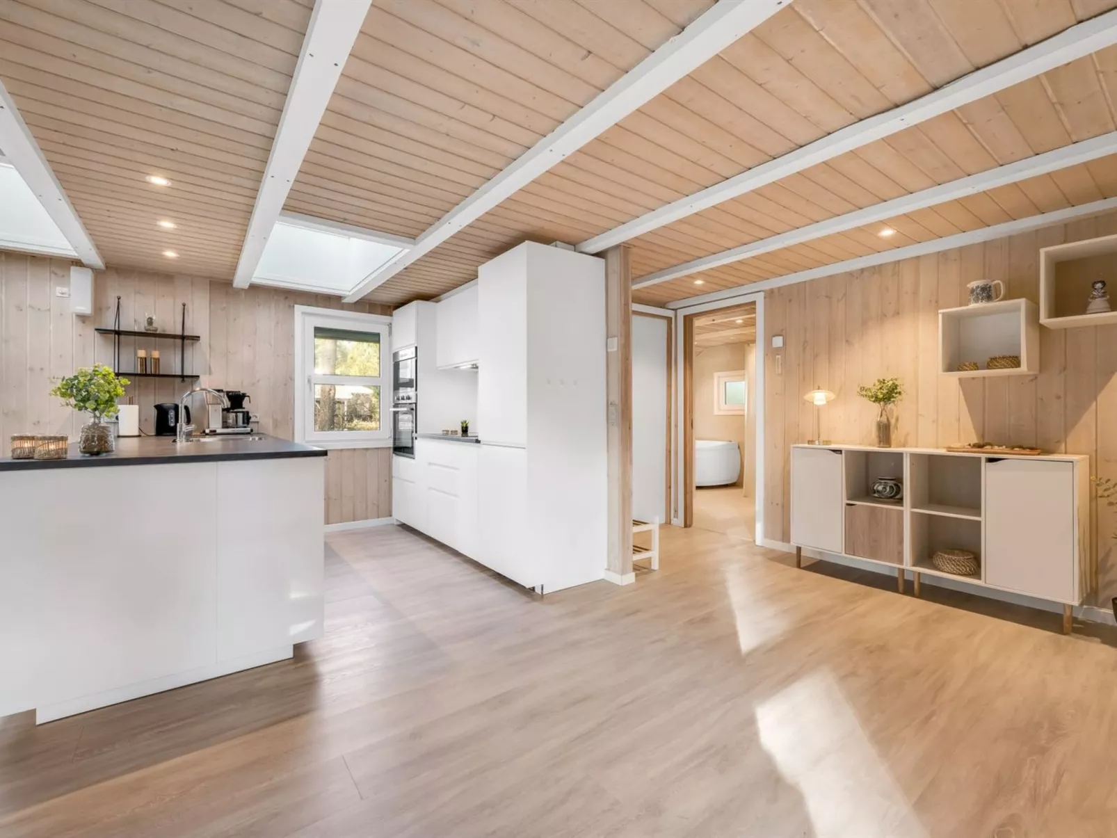 "Yuma" - 1km from the sea-Inside