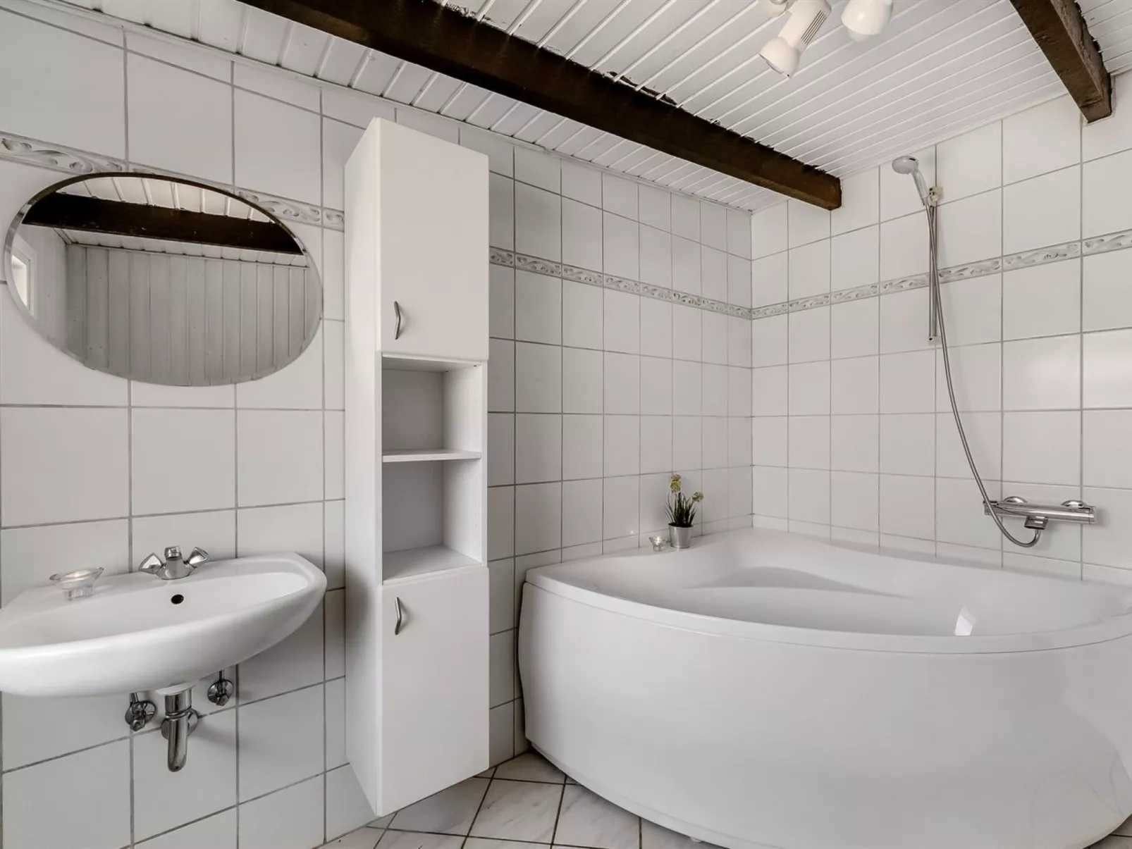 "Finne" - 800m from the sea-Inside