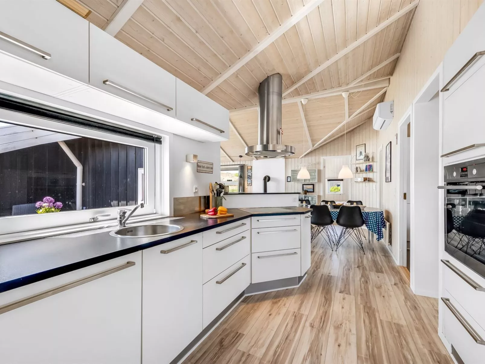 "Sylta" -  from the sea-Inside