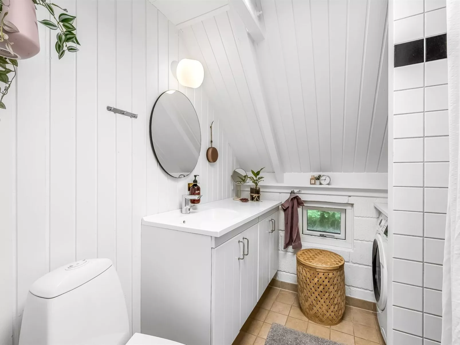 "Hen" - 400m from the sea-Dedans