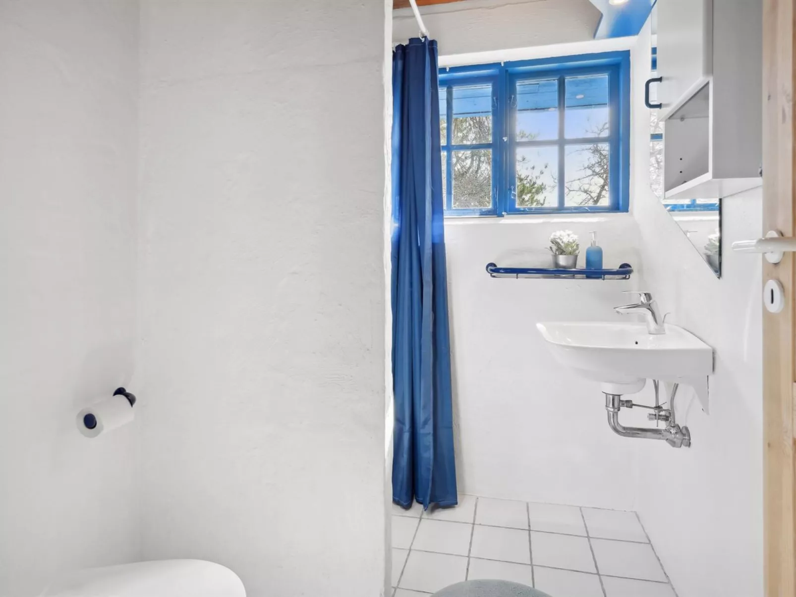 "Ema" - 5km from the sea-Drinnen