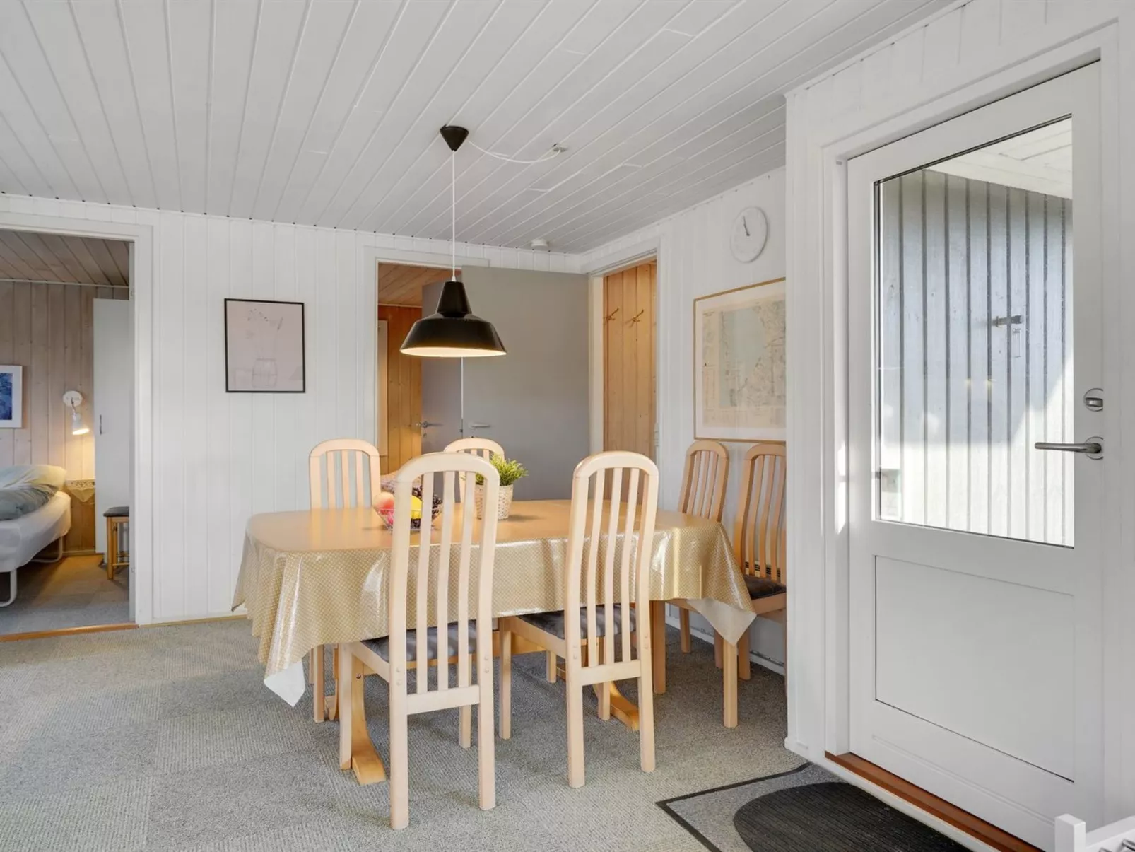 "Ozeana" -  from the sea-Dedans