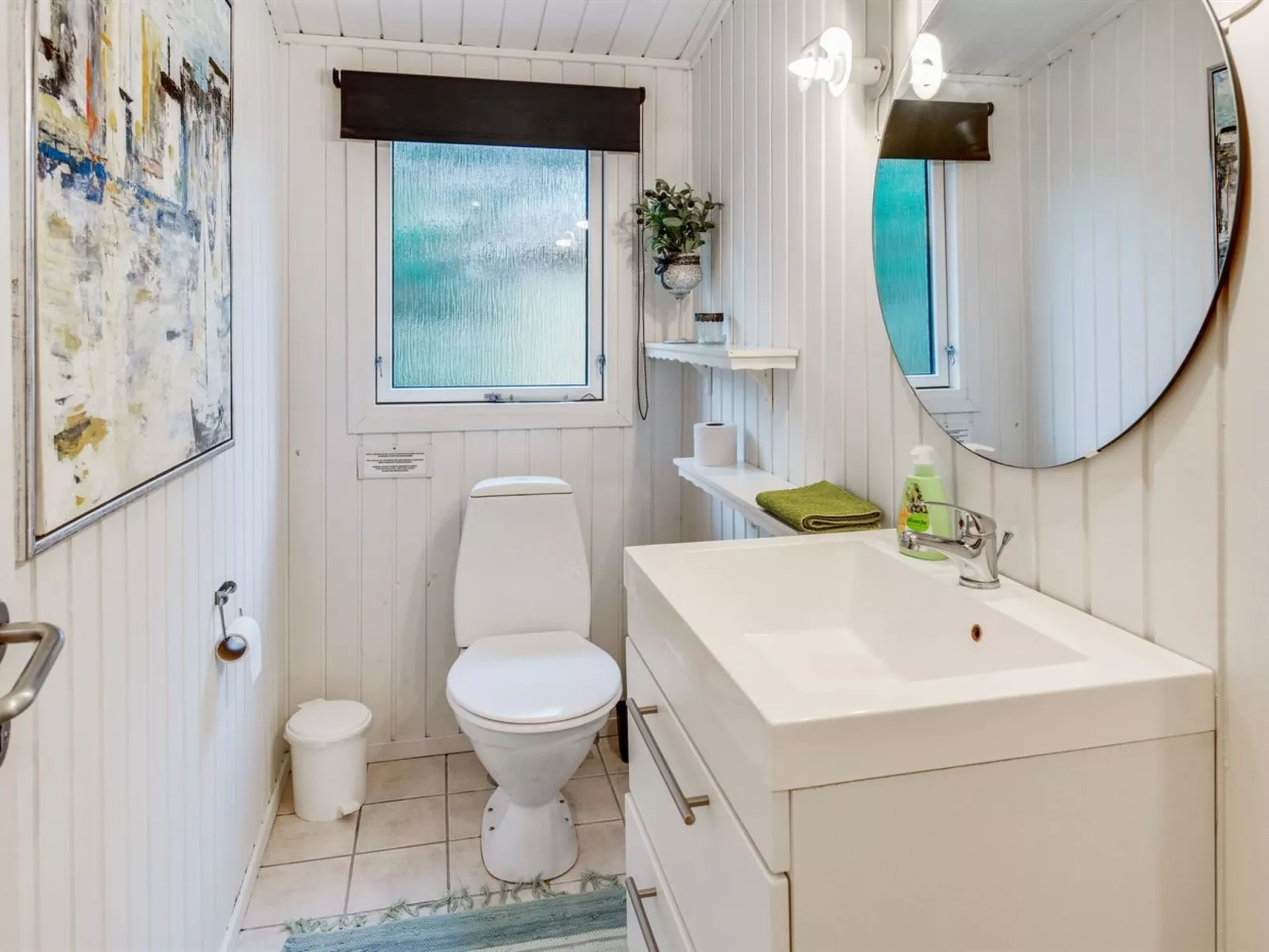 "Emeline" - 1.7km from the sea-Inside