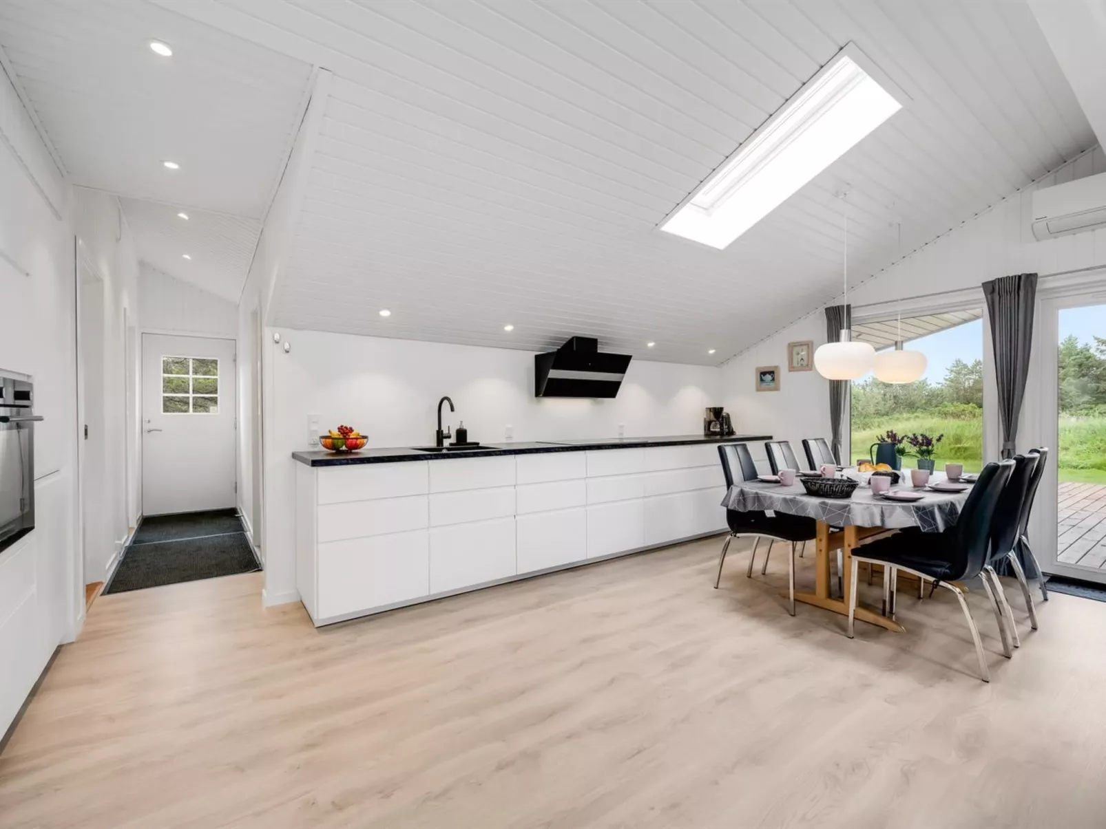 "Kari" - 900m from the sea-Dedans