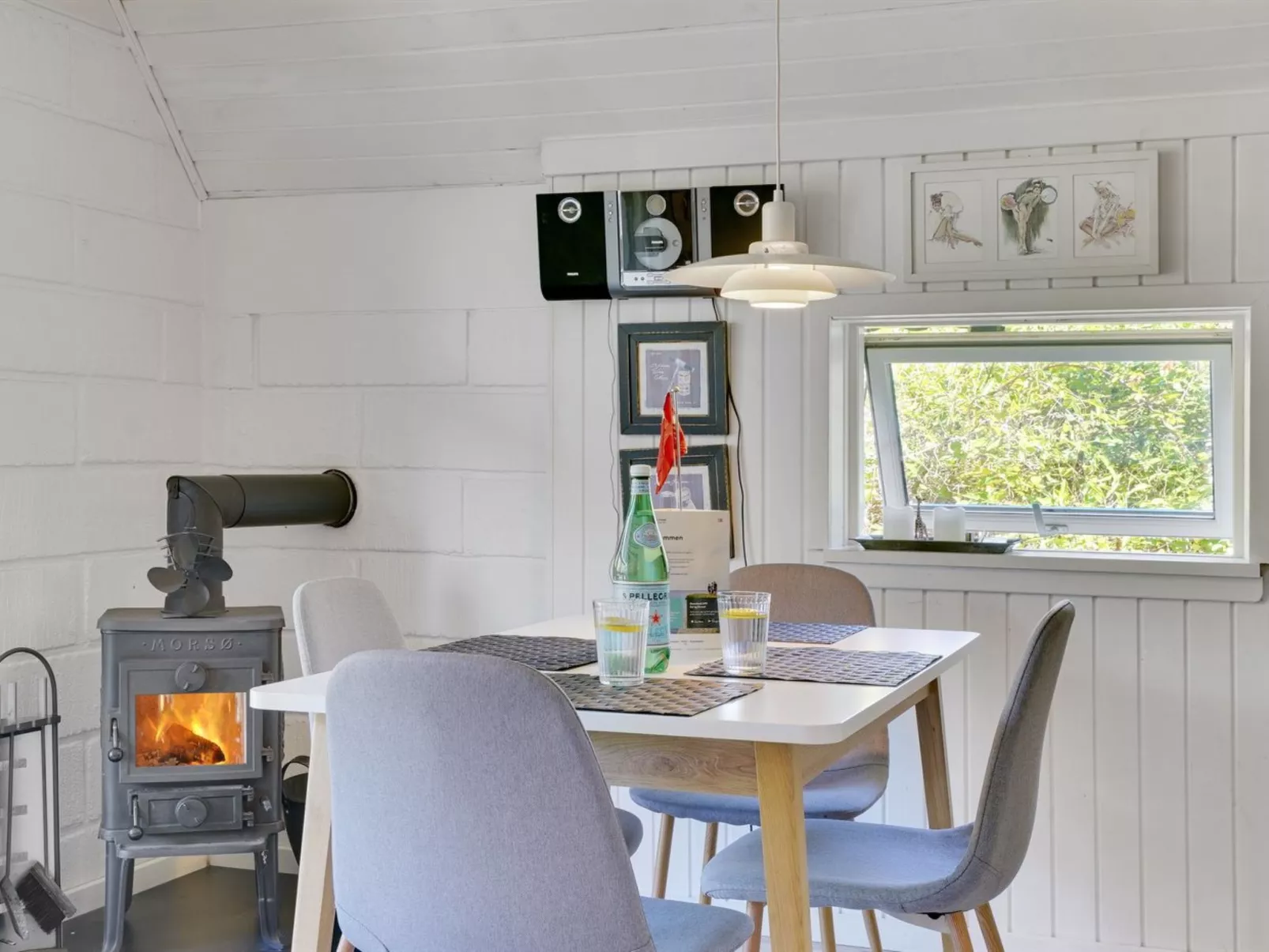 "Amelia" - 250m to the fjord-Inside