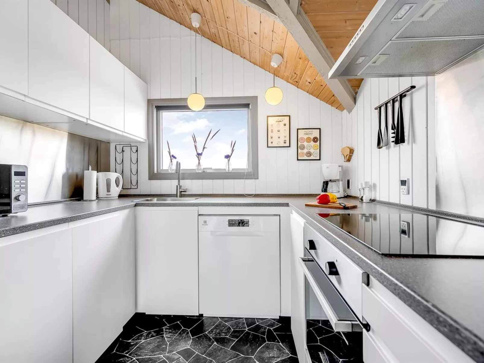 "Valia" - 400m to the fjord-Inside