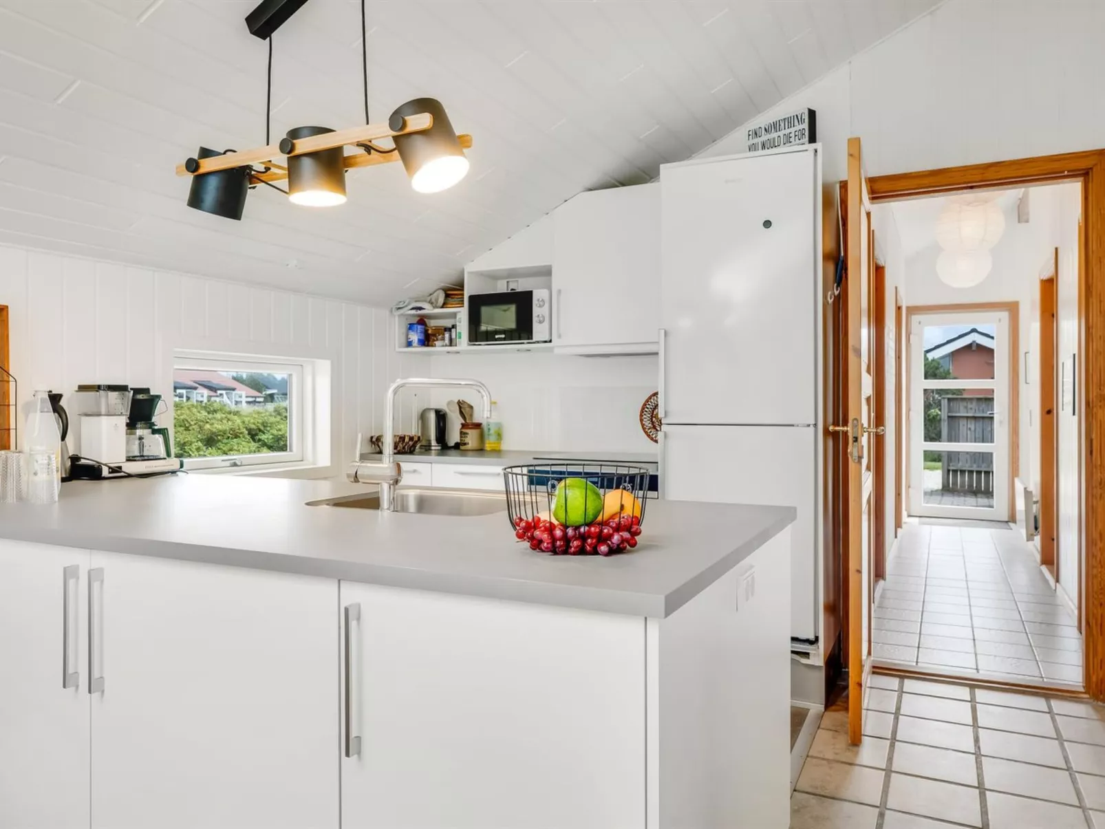 "Luzy" - 600m from the sea-Inside