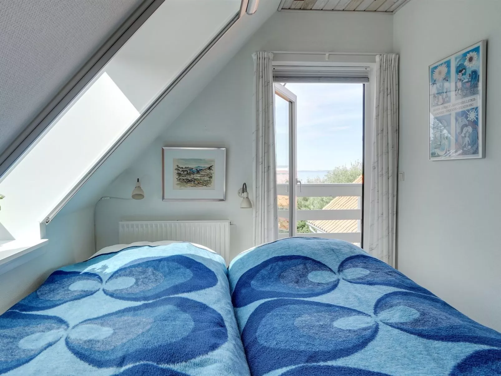 "Yorrick" - 50m to the fjord-Inside