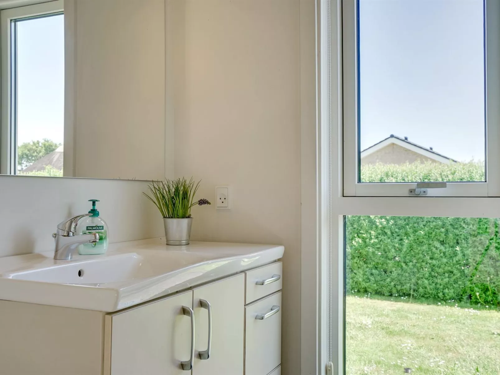 "Maybritt" - 100m from the sea-Inside