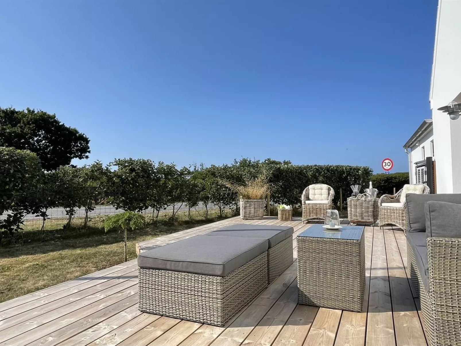 "Eivi" - 150m from the sea-Draußen