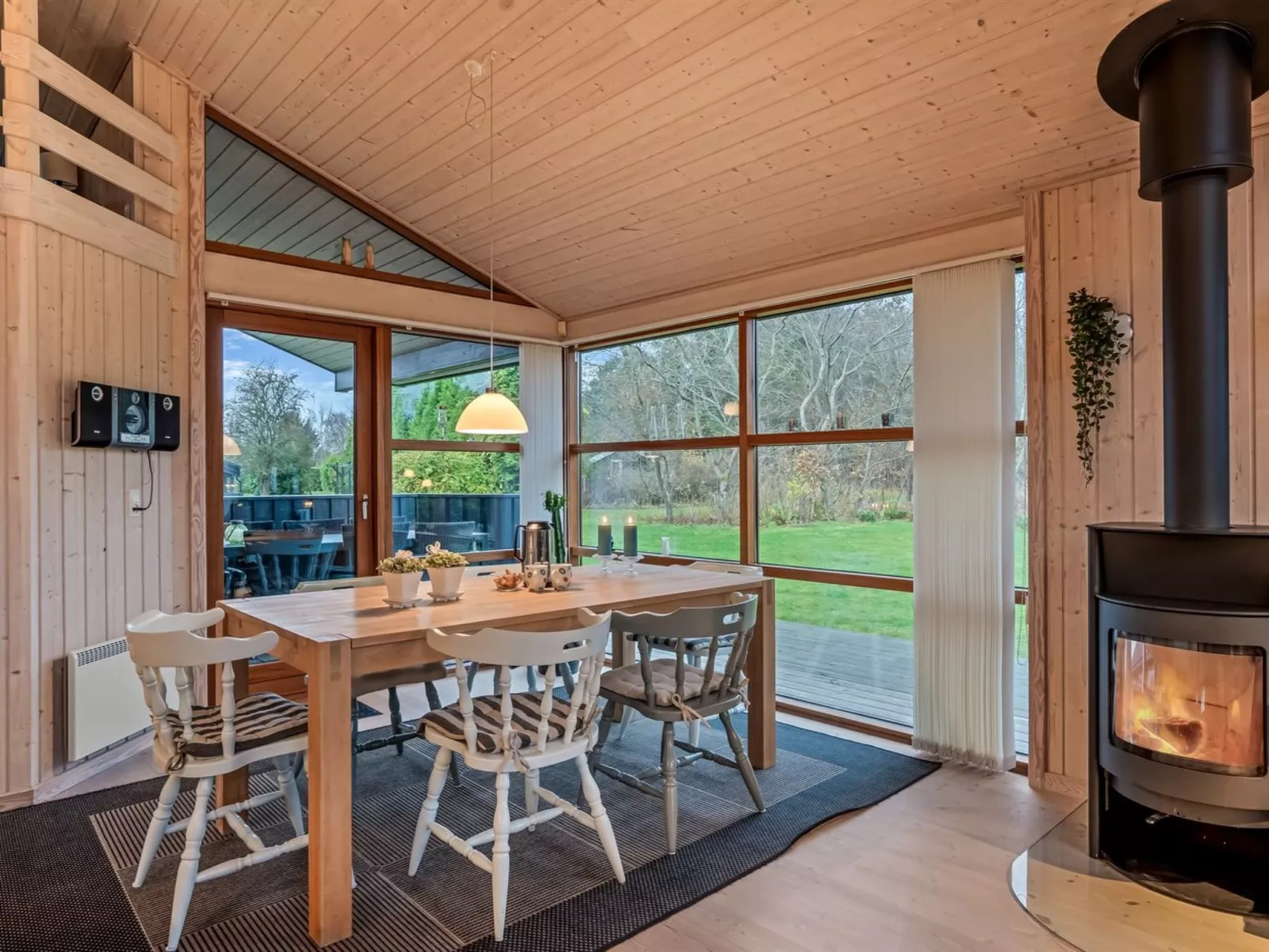 "Jelin" - 2.5km from the sea-Inside