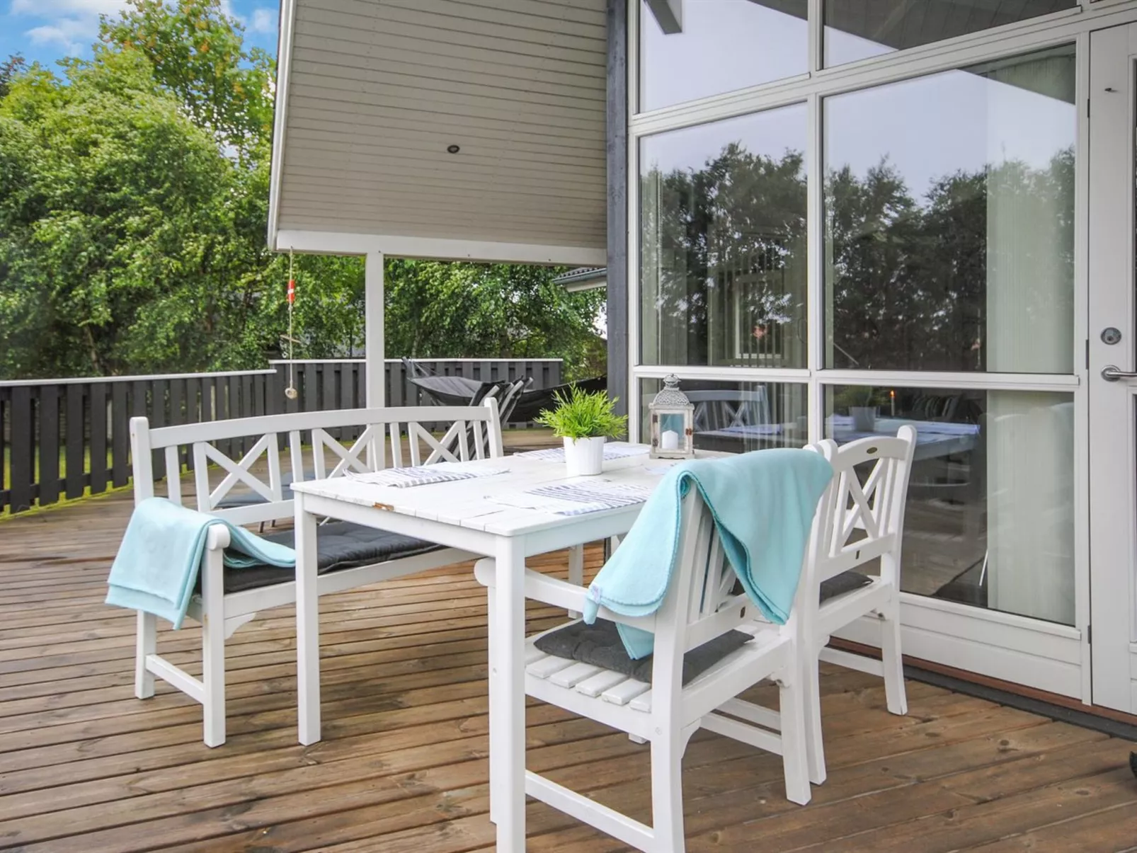 "Evelina" - 150m to the fjord-Outside