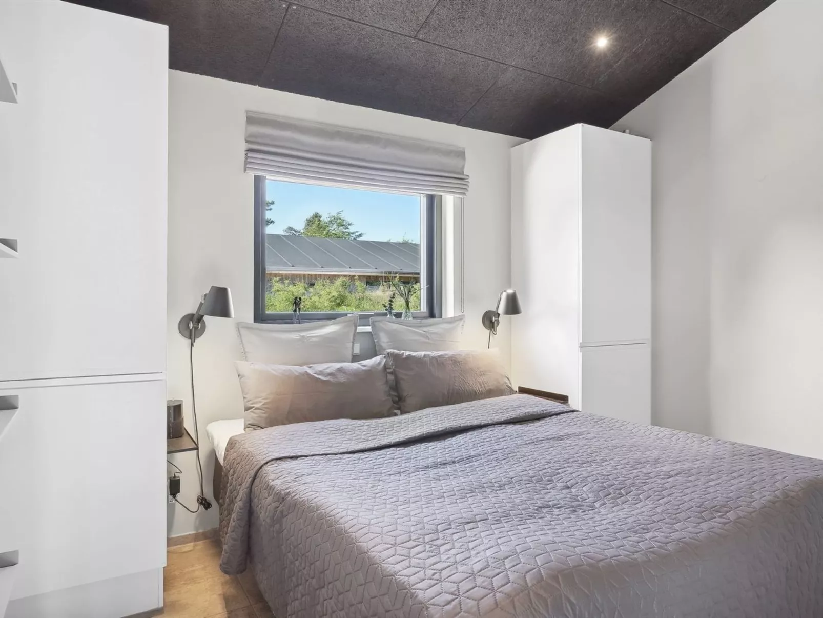 "Anderson" -  from the sea-Drinnen