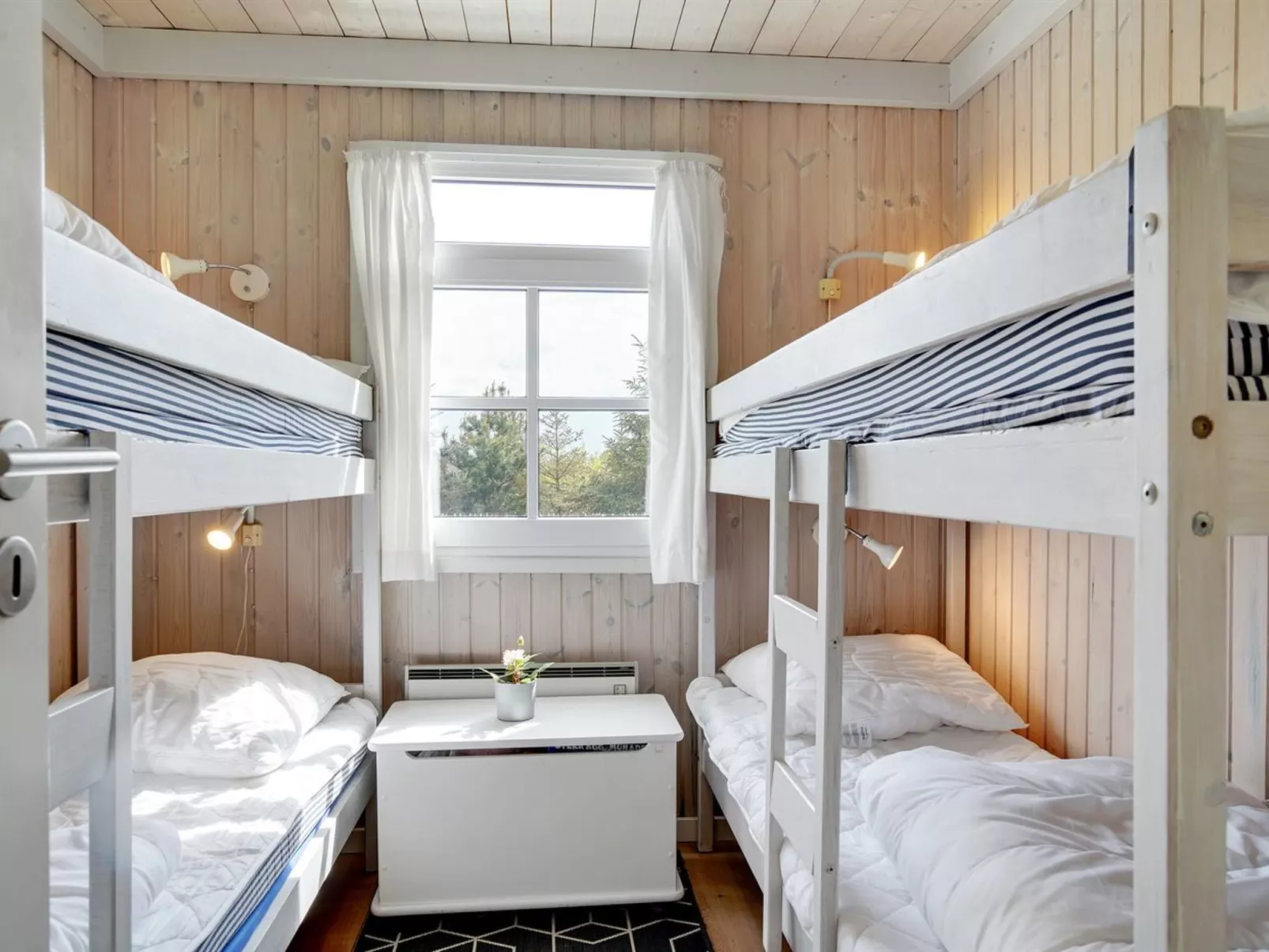 "Kragh" - 950m from the sea-Dedans