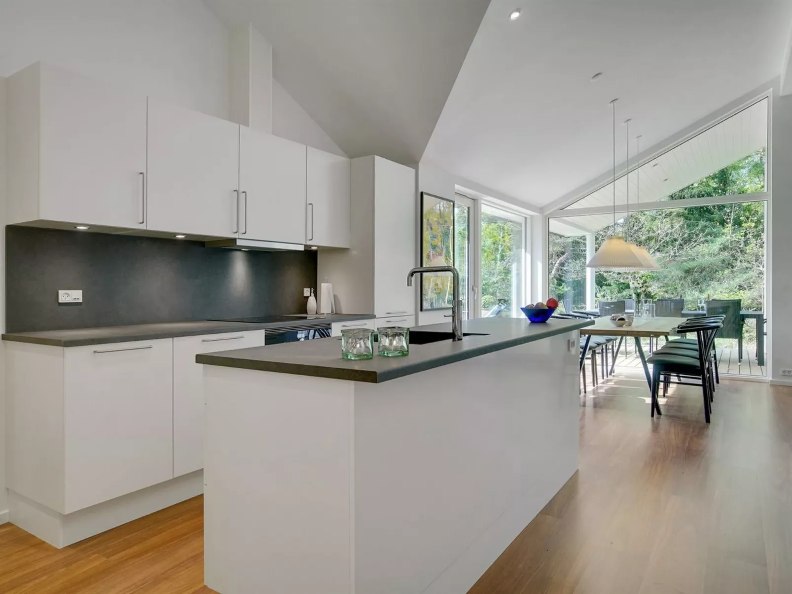 "Rikkie" - 150m to the fjord-Dedans