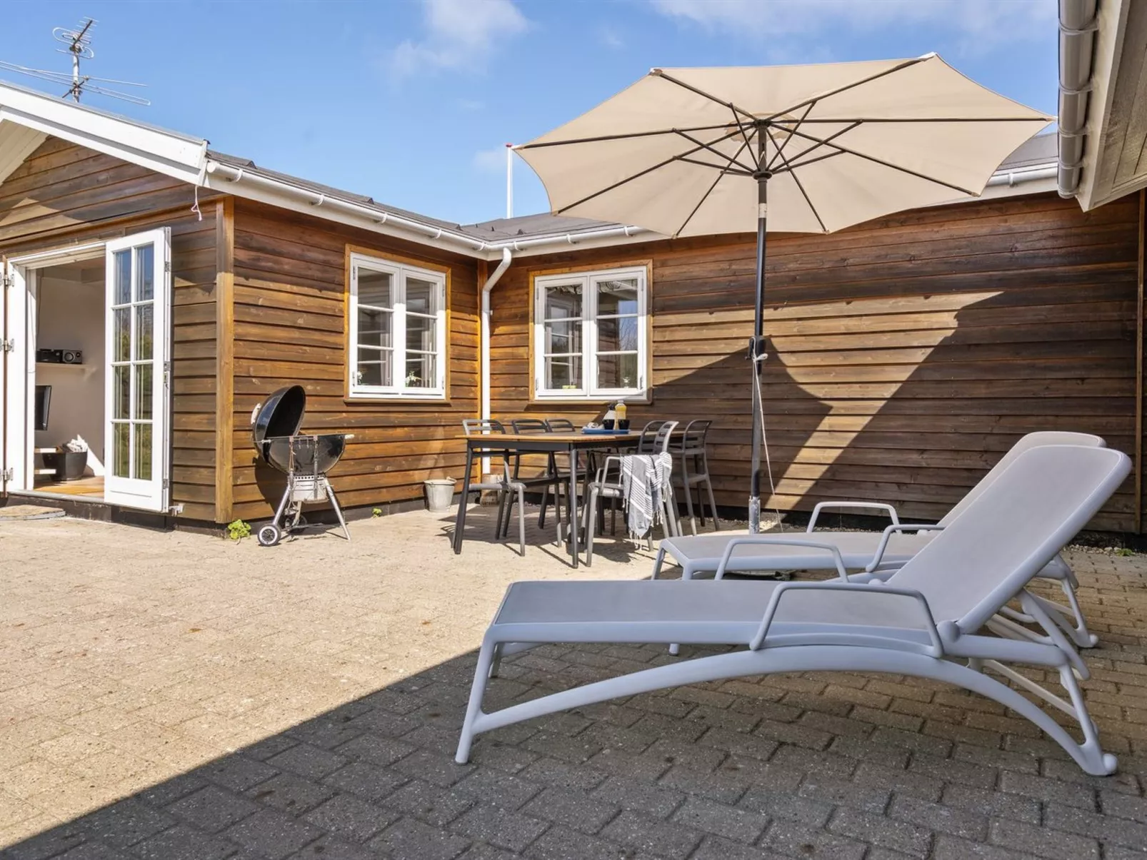 "Amaja" - 1.9km from the sea-Outside