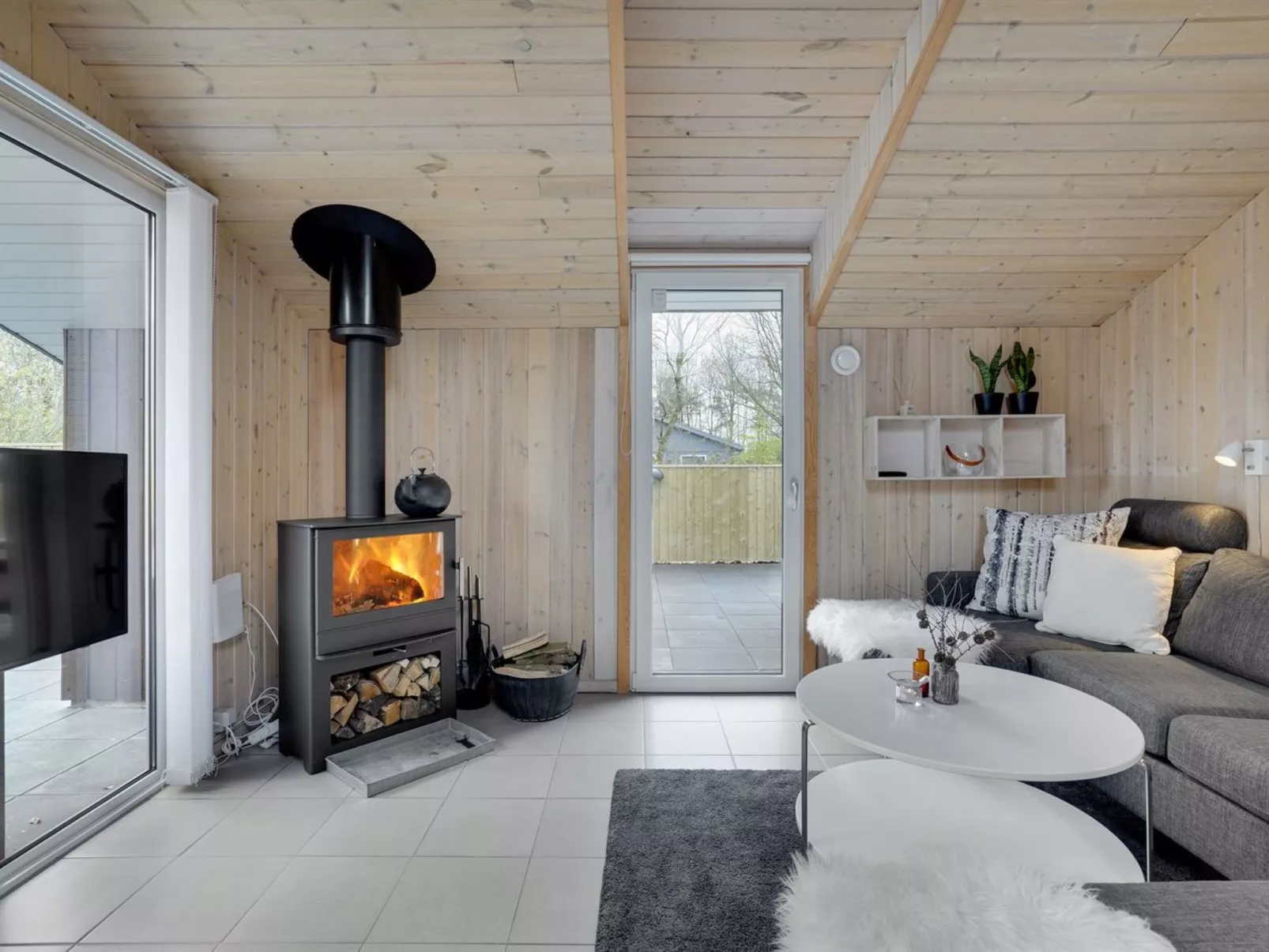 "Kea" - 30km from the sea-Inside